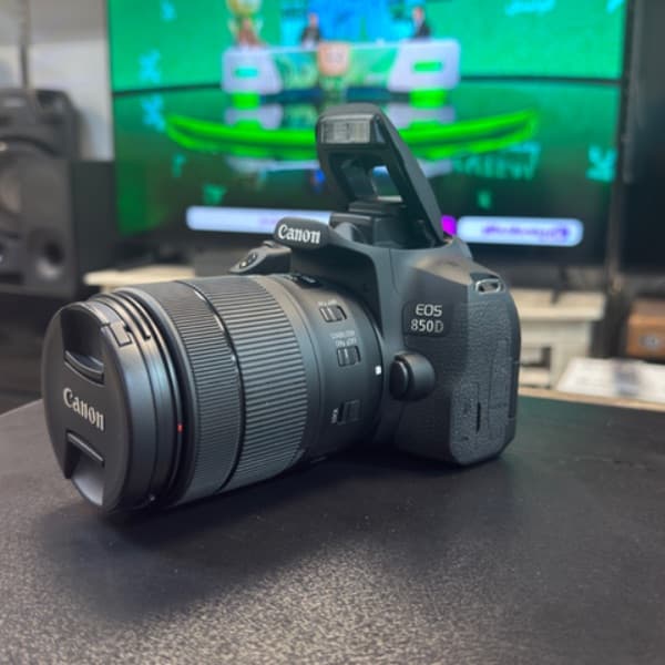 دوربین دست دوم Canon EOS 850D kit EF-S 18-135mm f/3.5-5.6 IS USM (7000 شات)