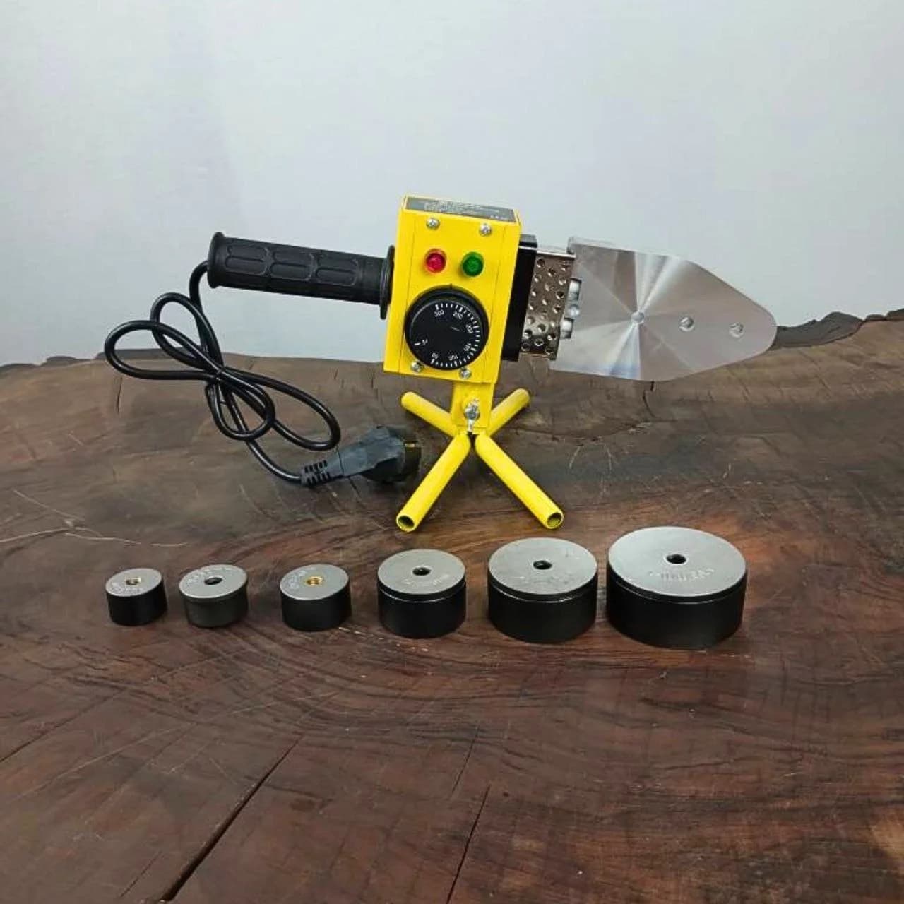 اتو لوله سبز کوچک 1500 وات با لوازم اینتیمکس مدل 0720