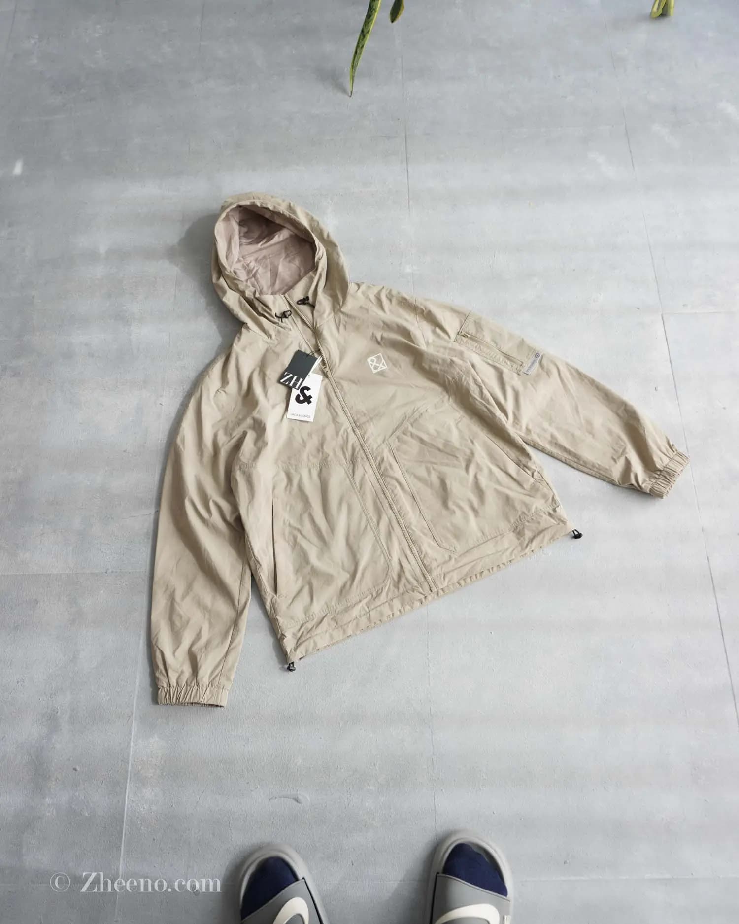 جکت بارانی کلاه دار خاکی Jack&Jones