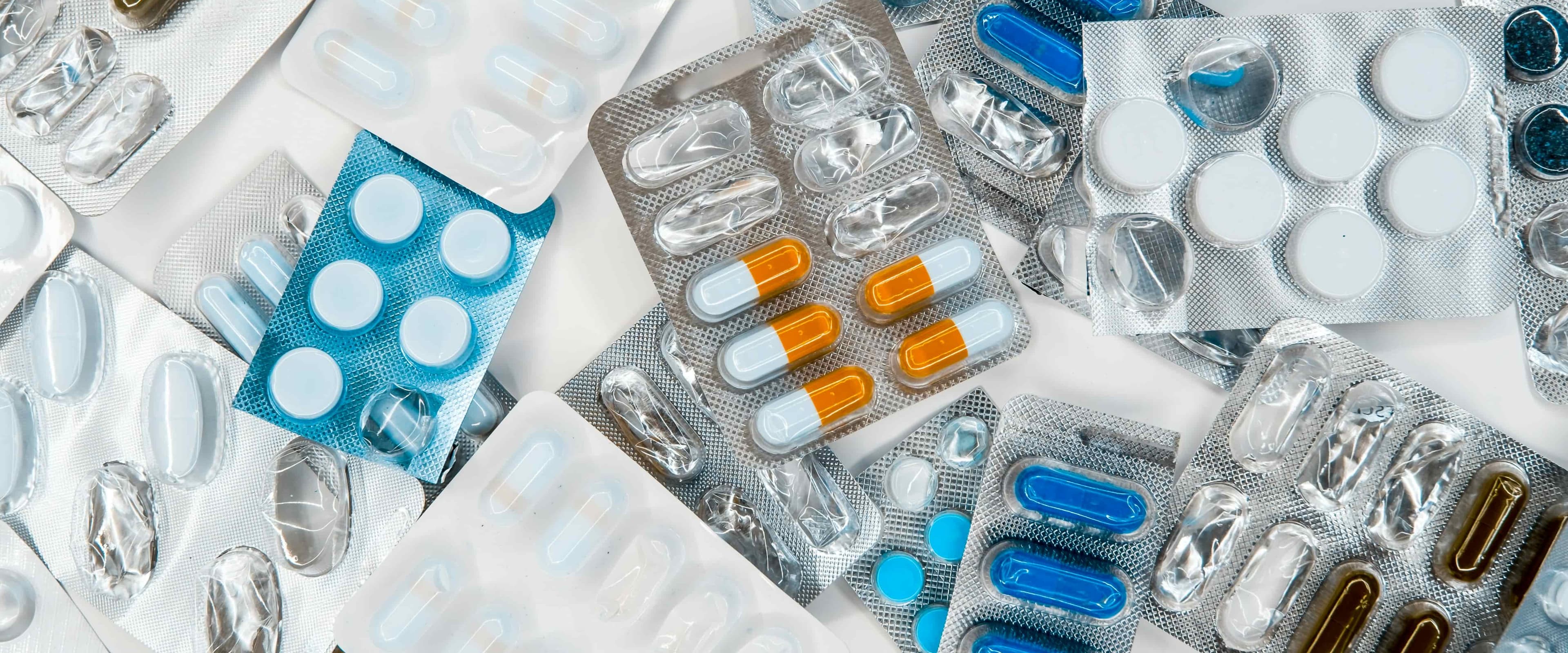 بنر فروشگاه داروخانه دکتر علیمحمدی