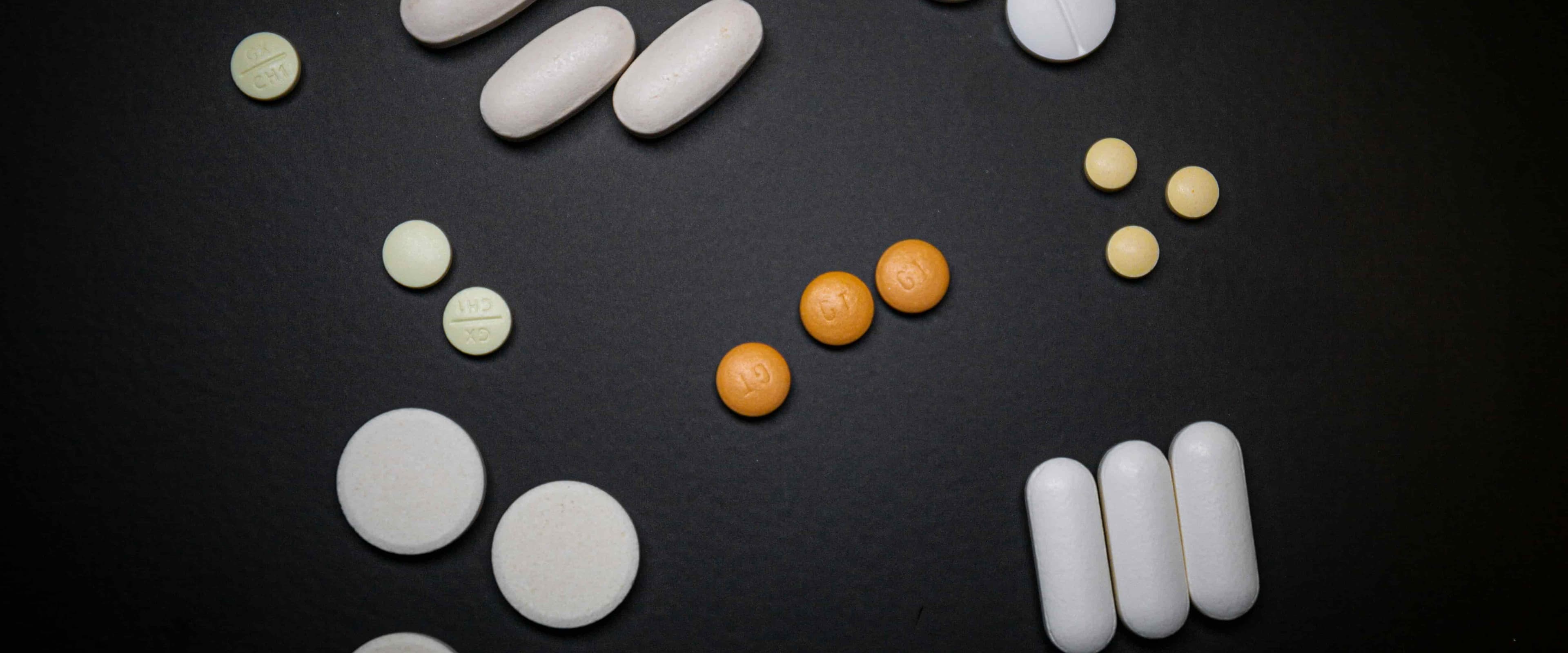 بنر فروشگاه داروخانه دکتر قیام کاظمی