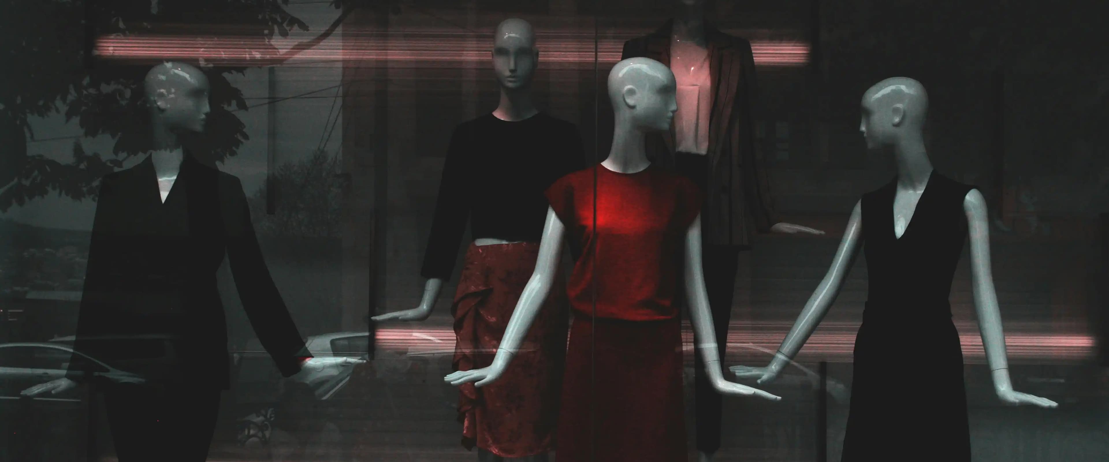 بنر فروشگاه بوتیک زنانه و بچه گانه ایلیا