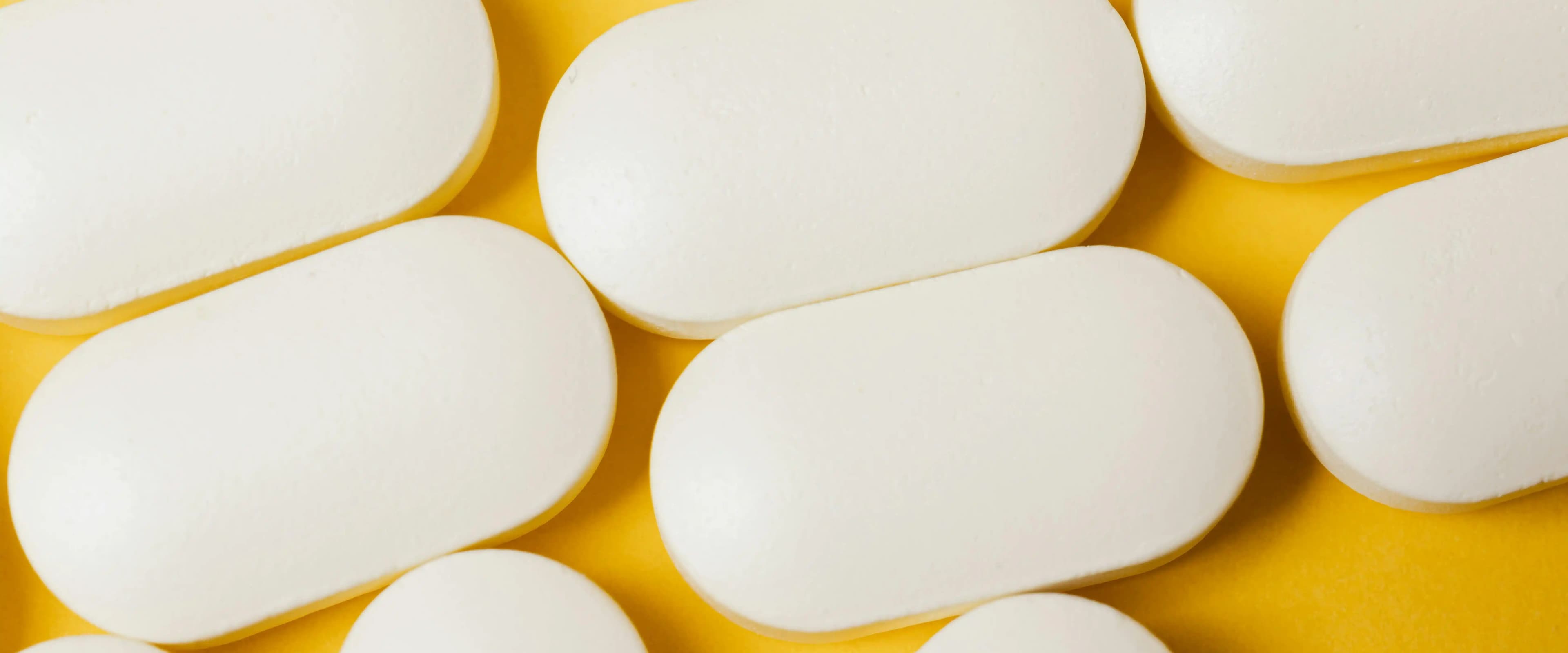 بنر فروشگاه داروخانه دکتر افشین مهاجر