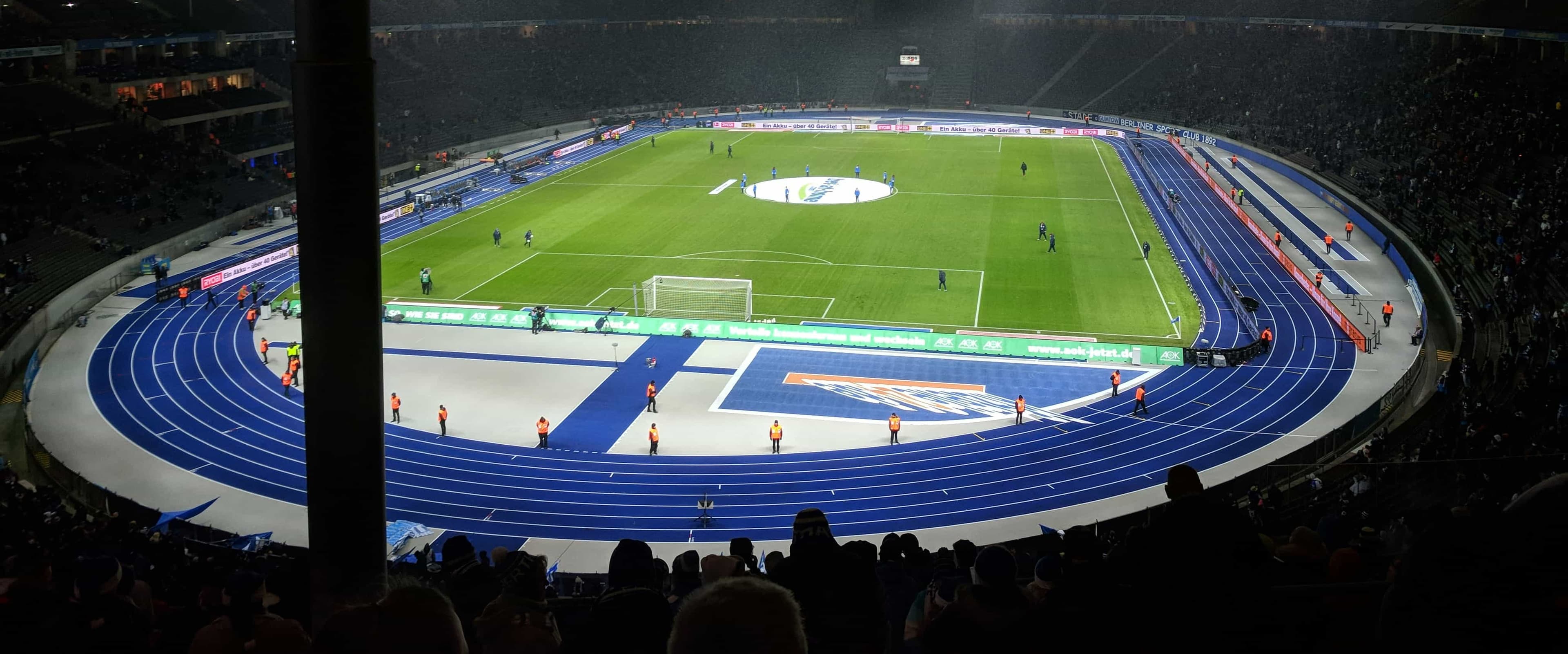 بنر فروشگاه لوازم ورزشی ایساتیس