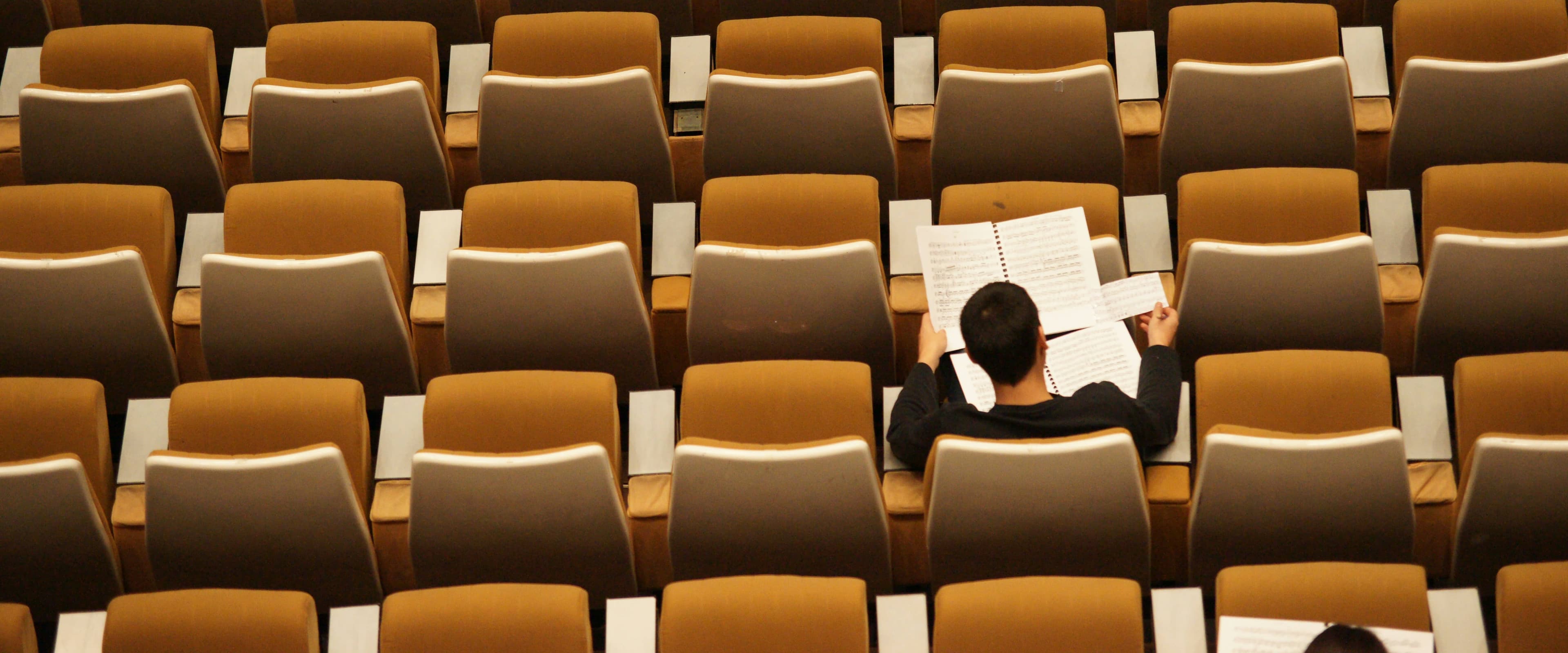 بنر فروشگاه موسسه آموزش عالی روزبه زنجان