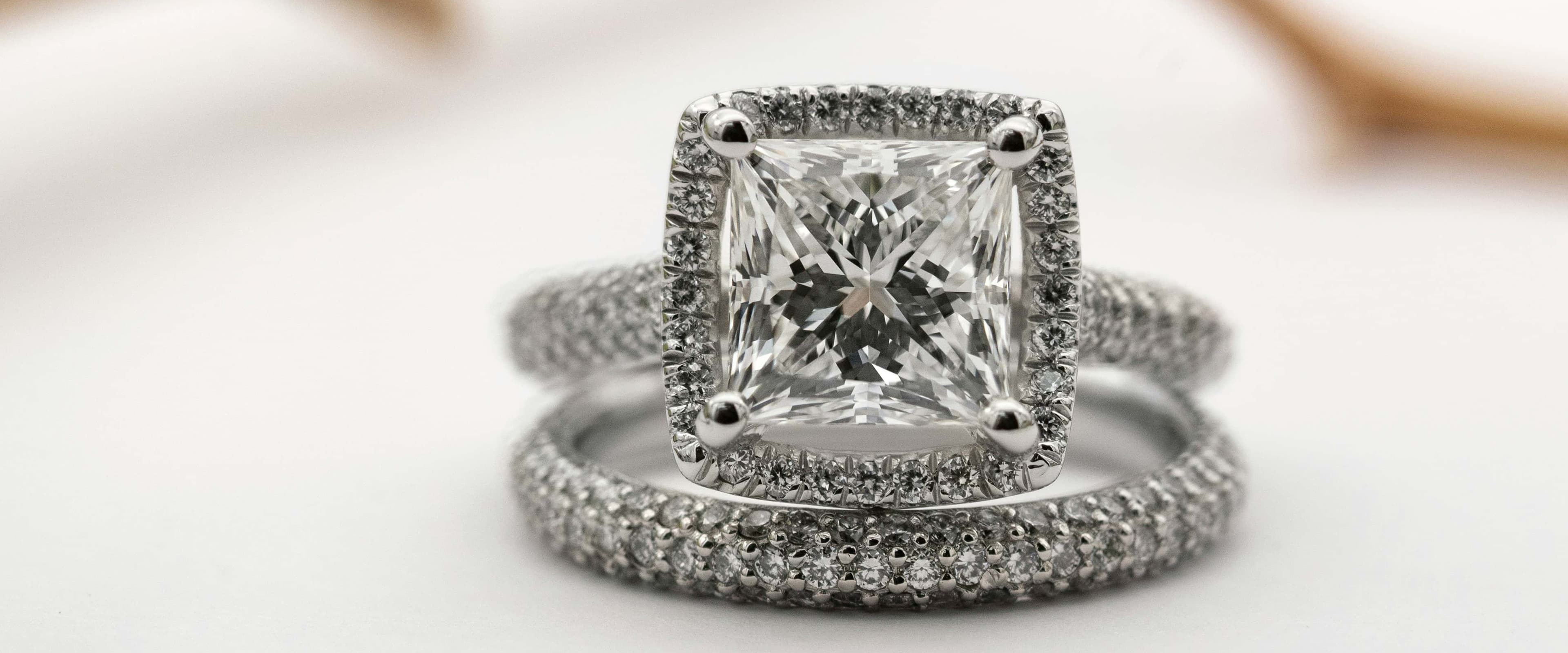 بنر فروشگاه جواهری محمدی