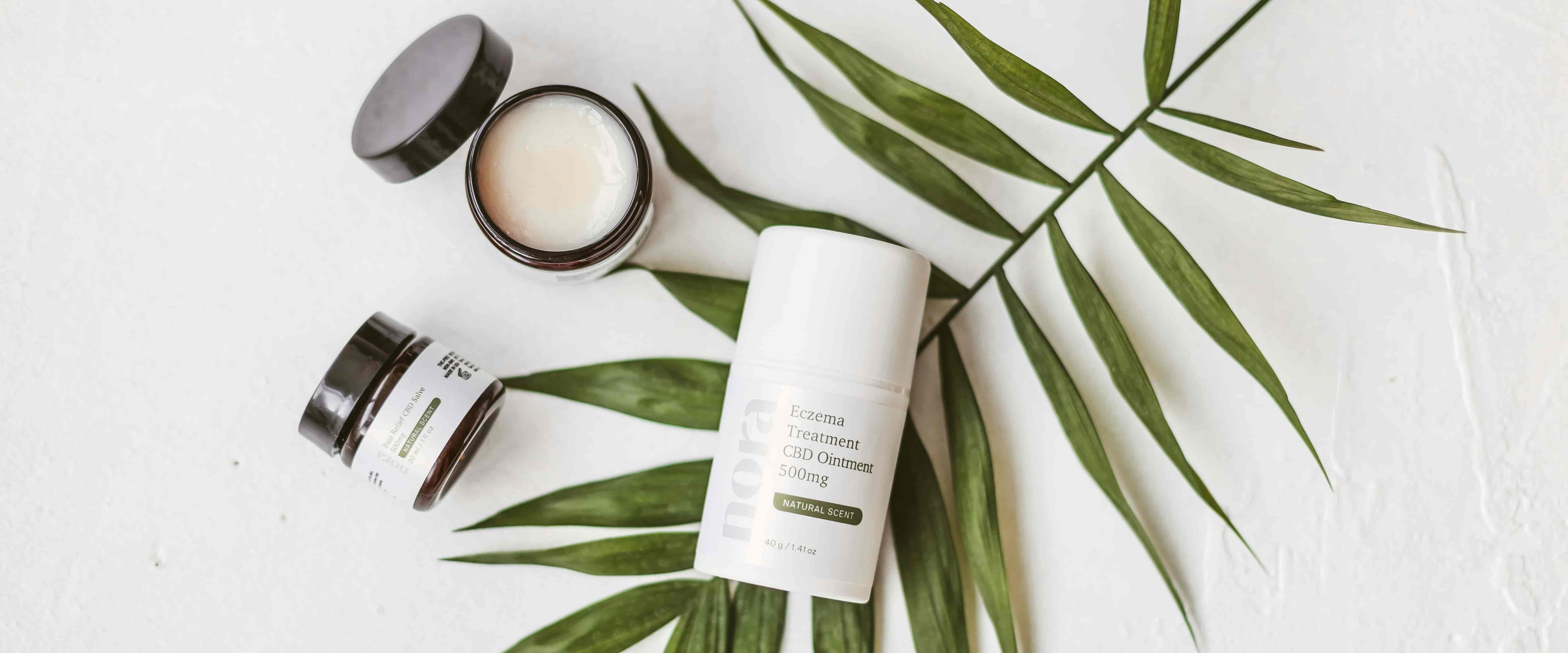 بنر فروشگاه لوازم ارایشی آموتیا