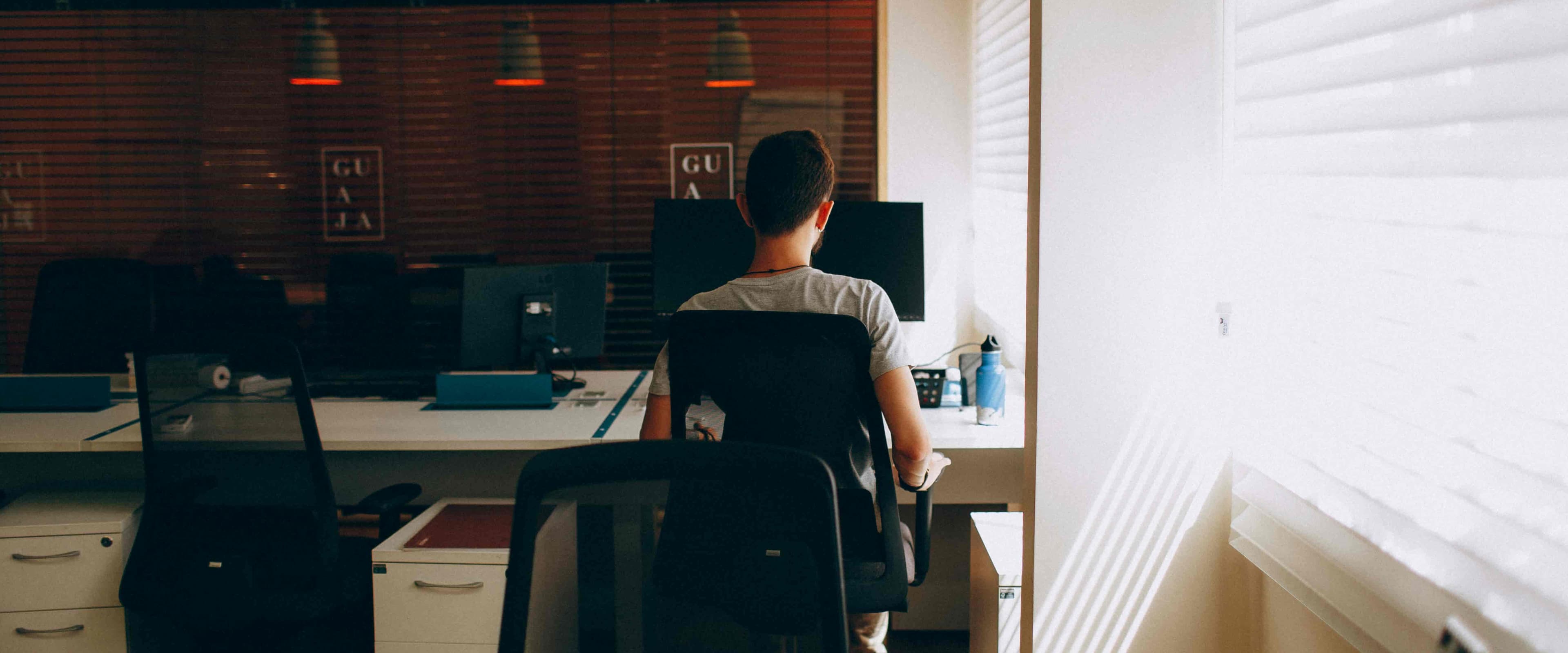 بنر فروشگاه درمانگاه تخصصی رضوی بيرجند