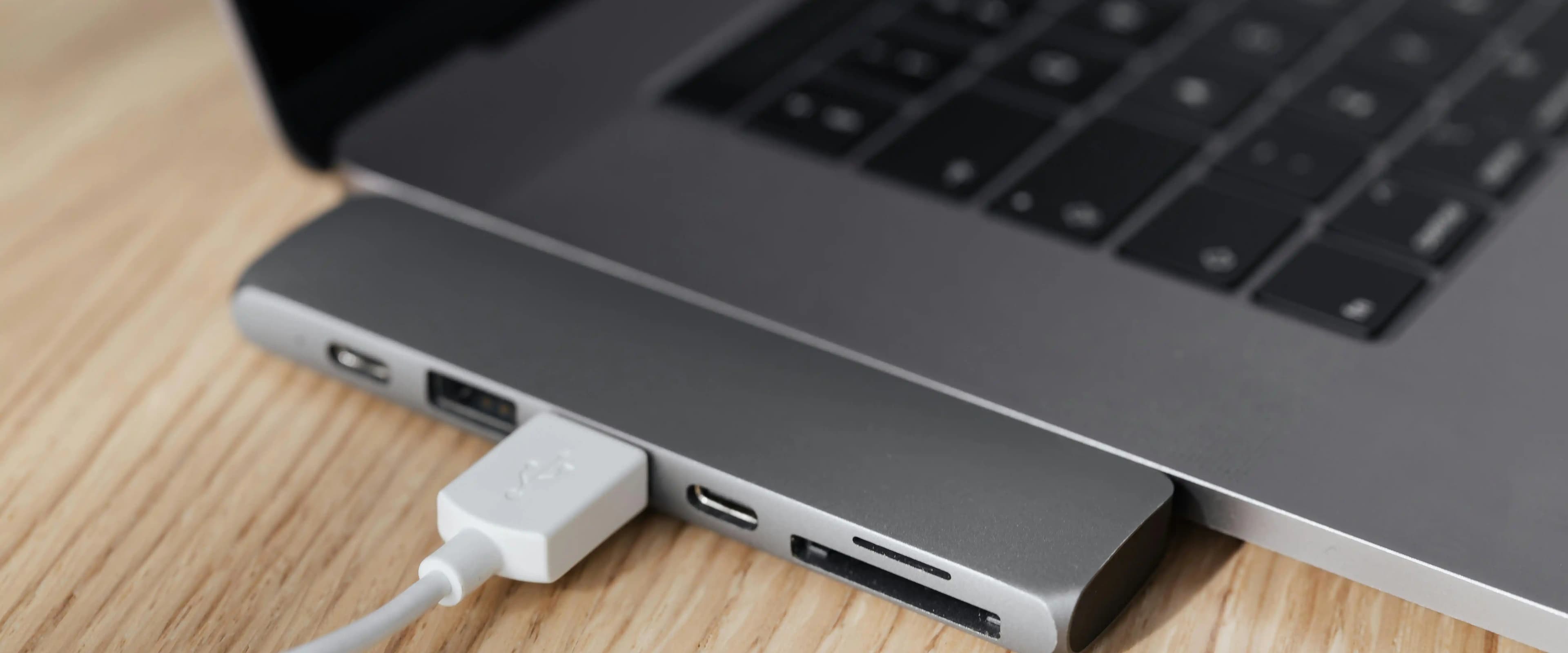 بنر فروشگاه آیزا سیستم