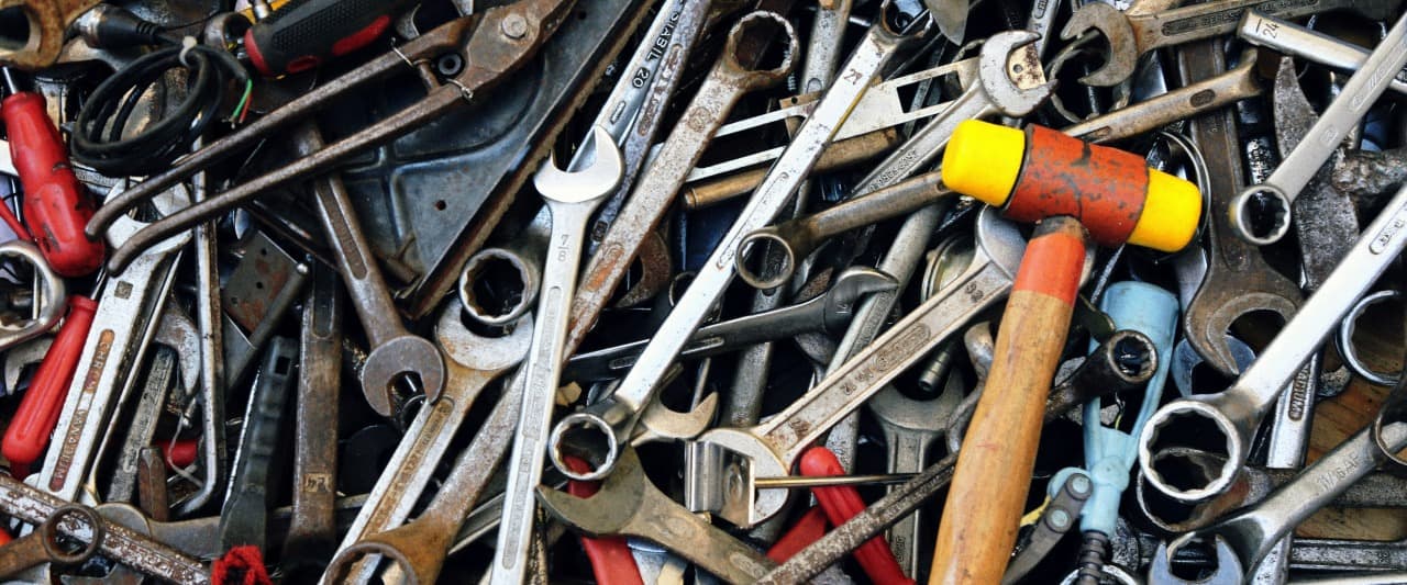 بنر فروشگاه ابزار یراق برادران مرادی