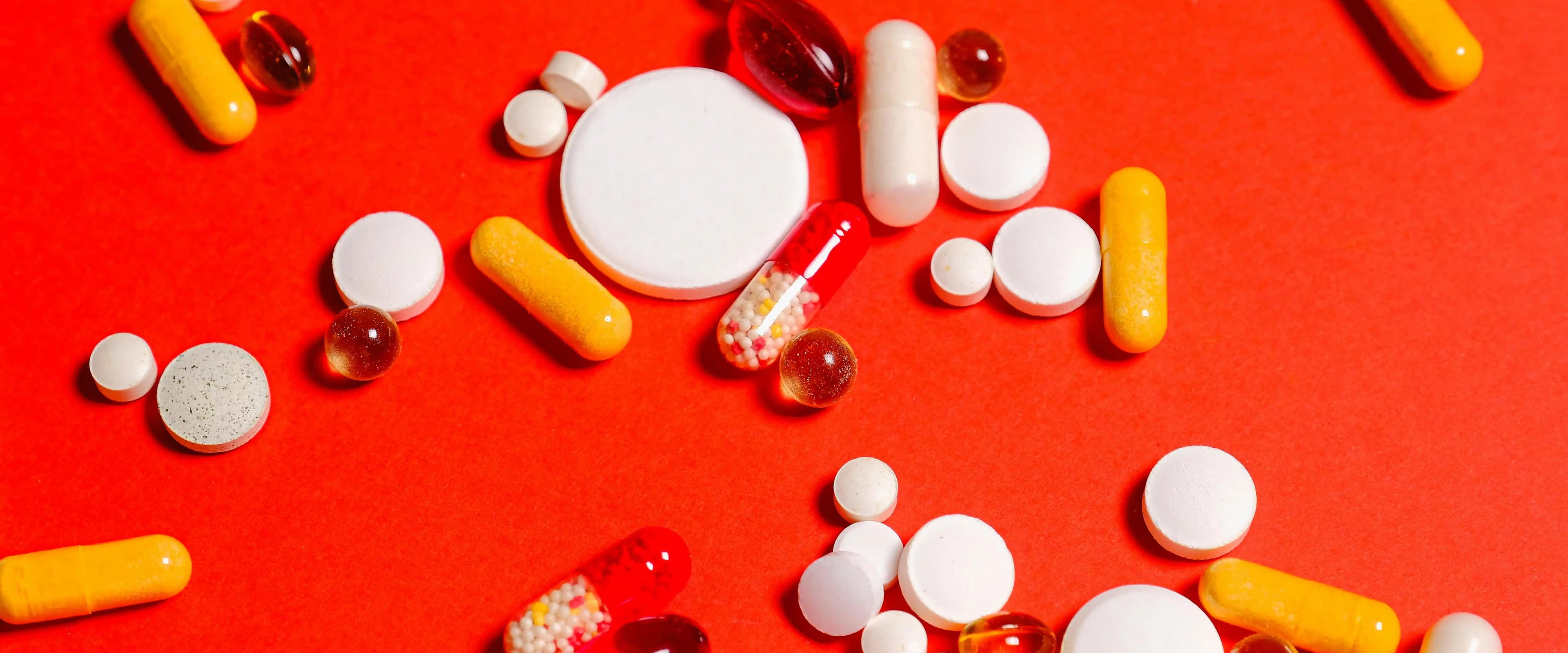 بنر فروشگاه داروخانه دکتر عزیزی