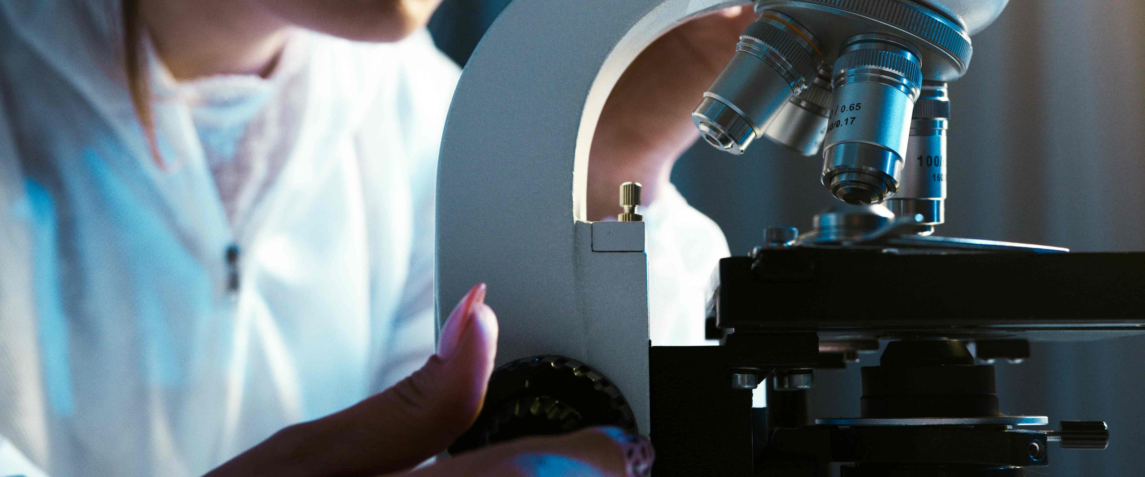 بنر فروشگاه بیمارستان چشم پزشکی بینا