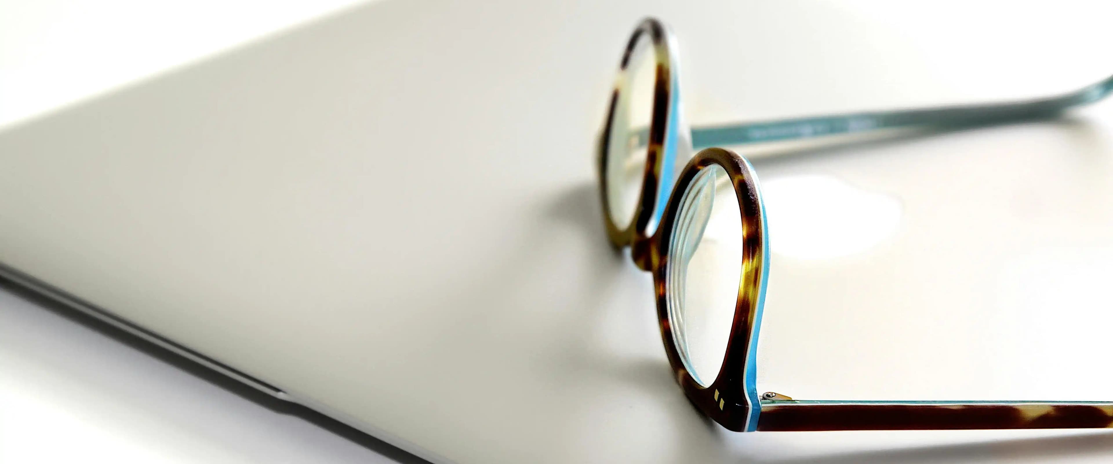 بنر فروشگاه عینک سافیلو