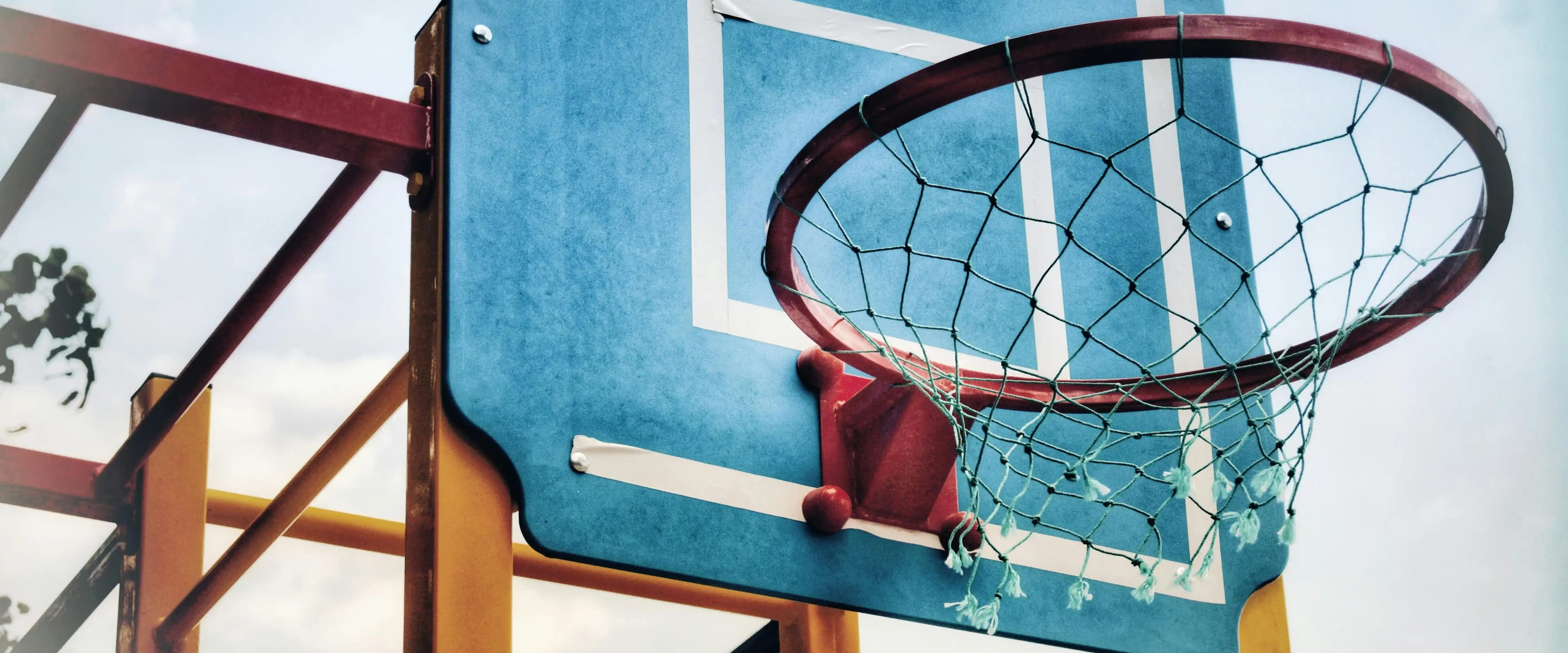 بنر فروشگاه کالای ورزشی اشکان