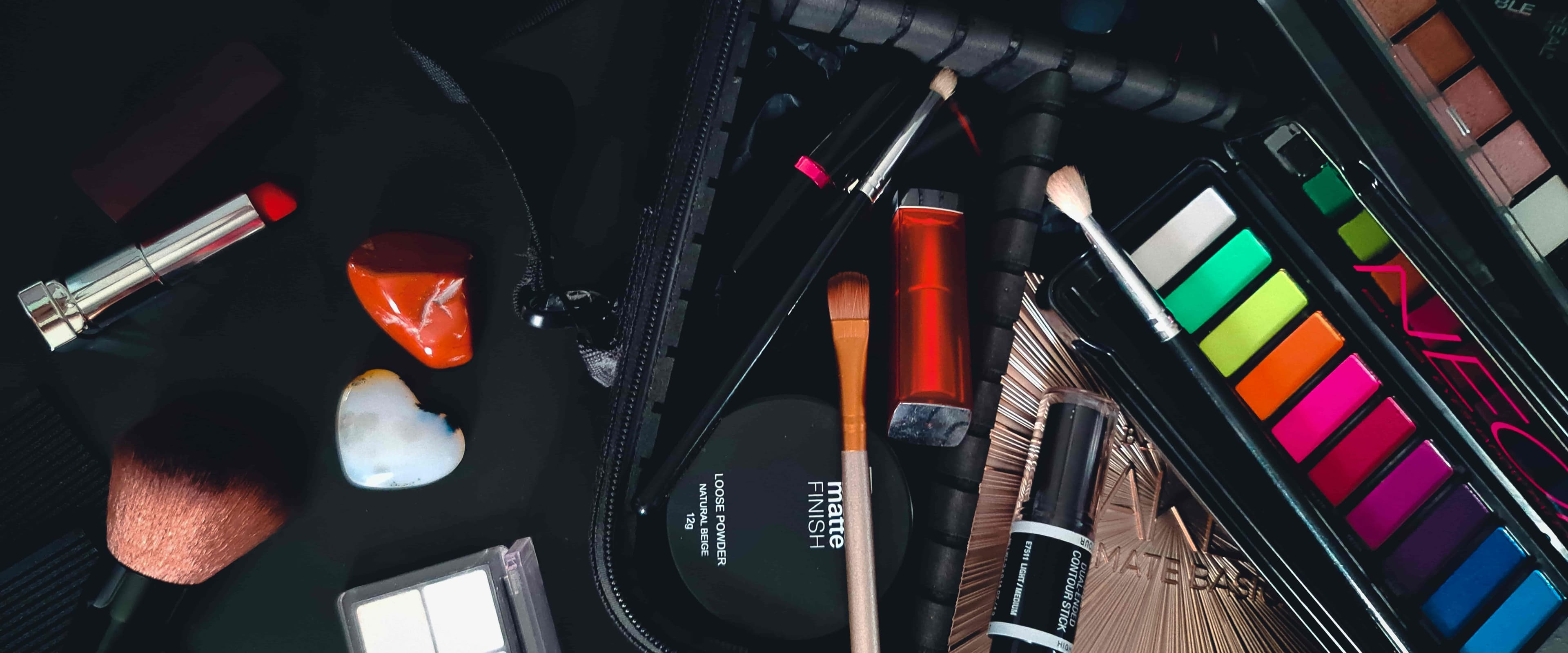 بنر فروشگاه ارایشی بهداشتی سامان