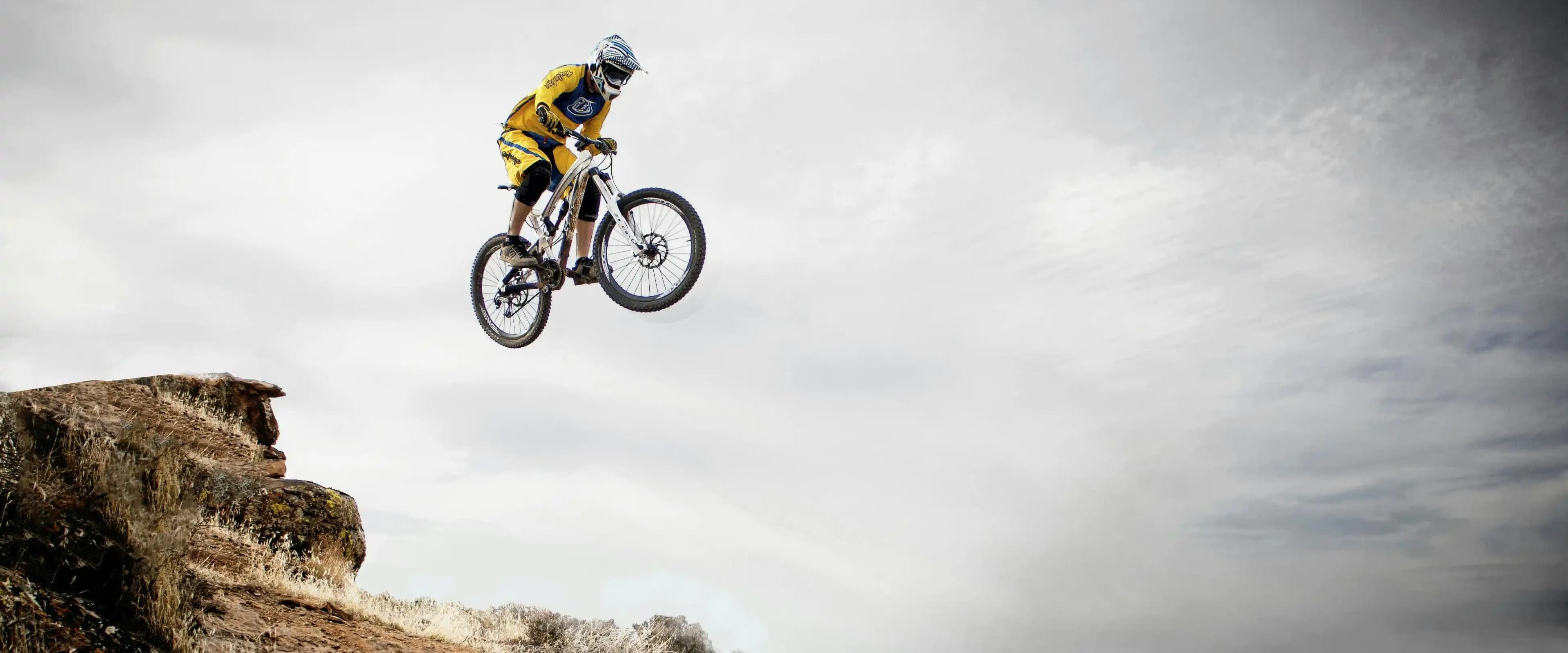 بنر فروشگاه ورزشی یوسف جامه