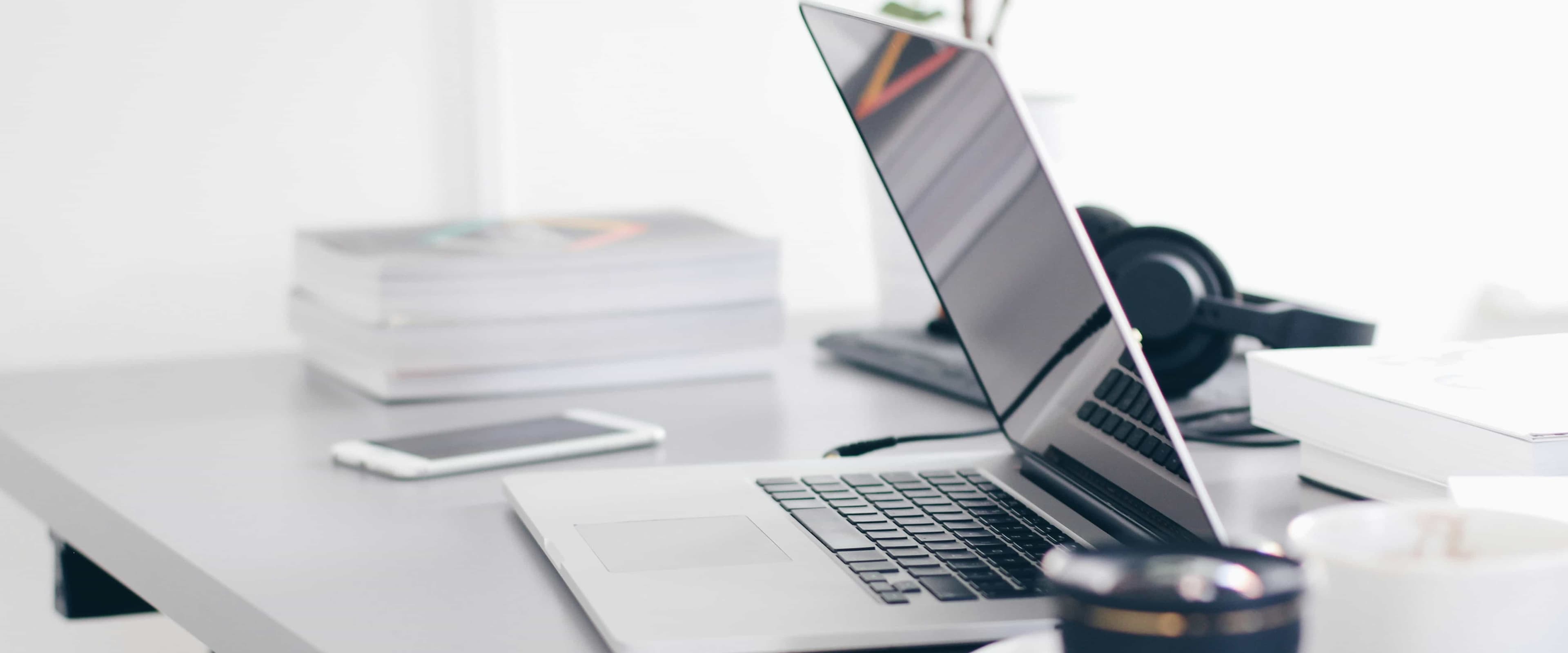 بنر فروشگاه خدمات کامپیوتری مبین