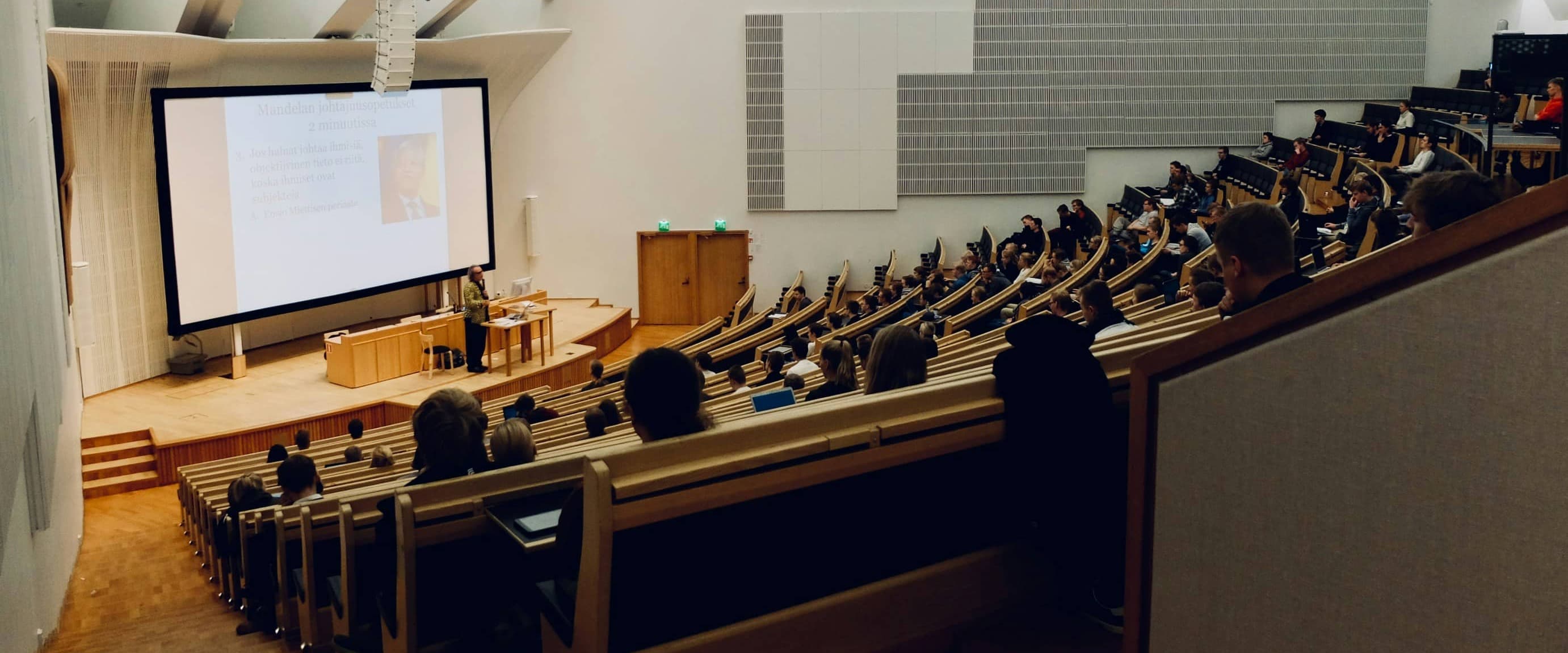 بنر فروشگاه اموزشگاه موتور سیکلت برتر