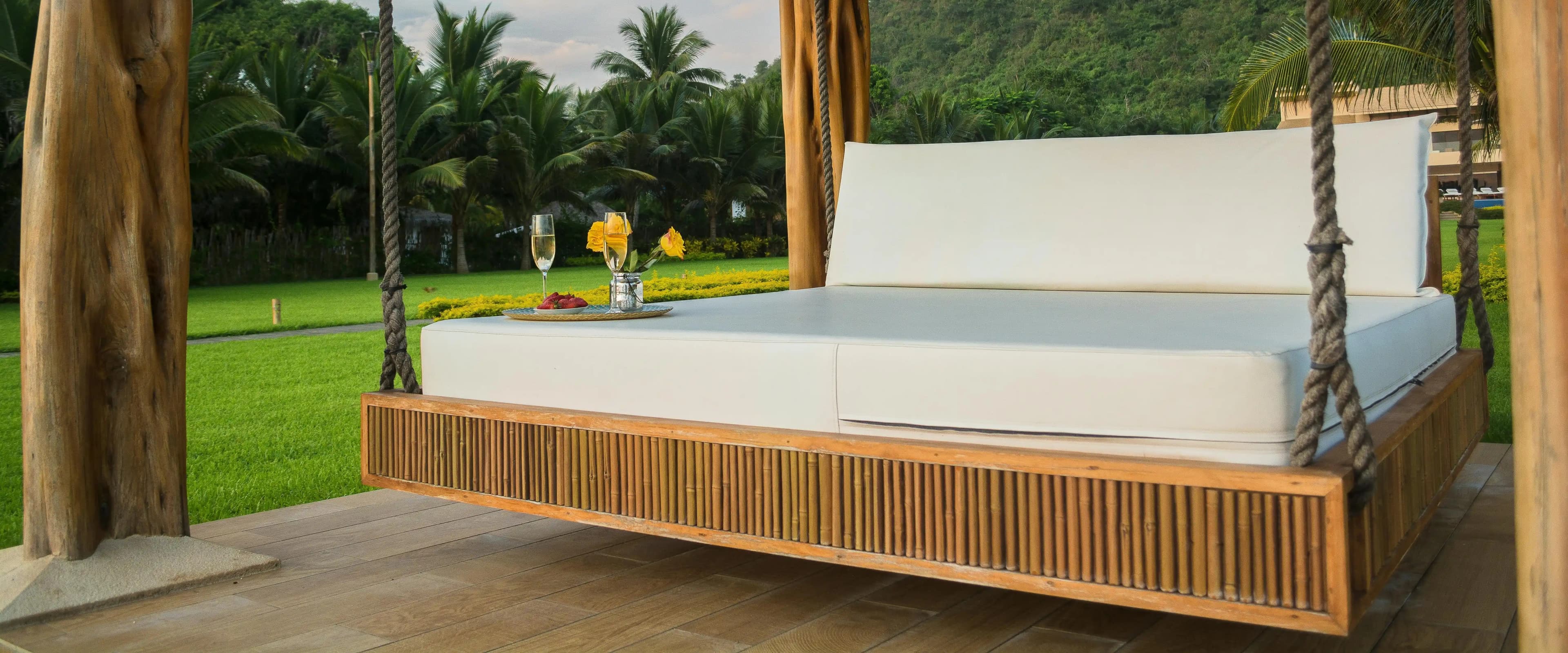 بنر فروشگاه مبل ايده