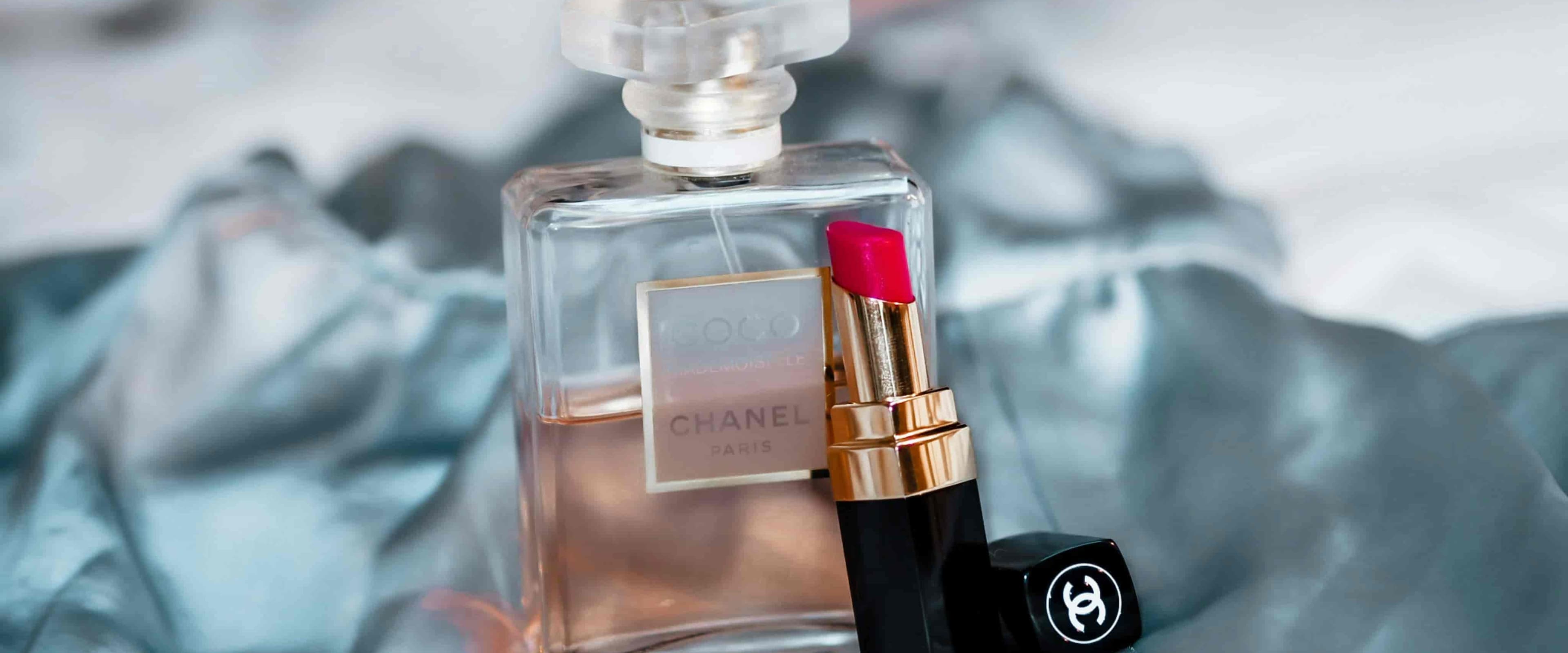 بنر فروشگاه لوازم ارایشی و بهداشتی مدراس