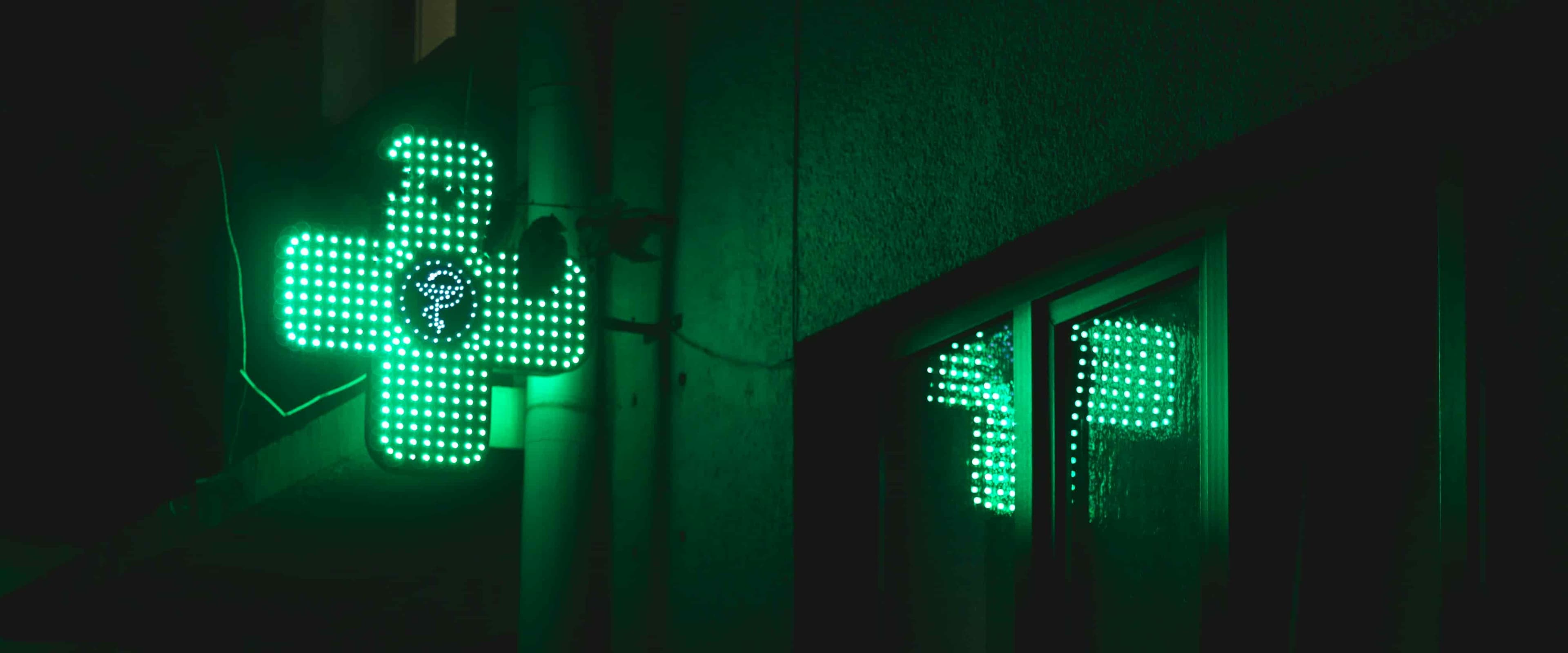 بنر فروشگاه داروخانه فرانس پاستور