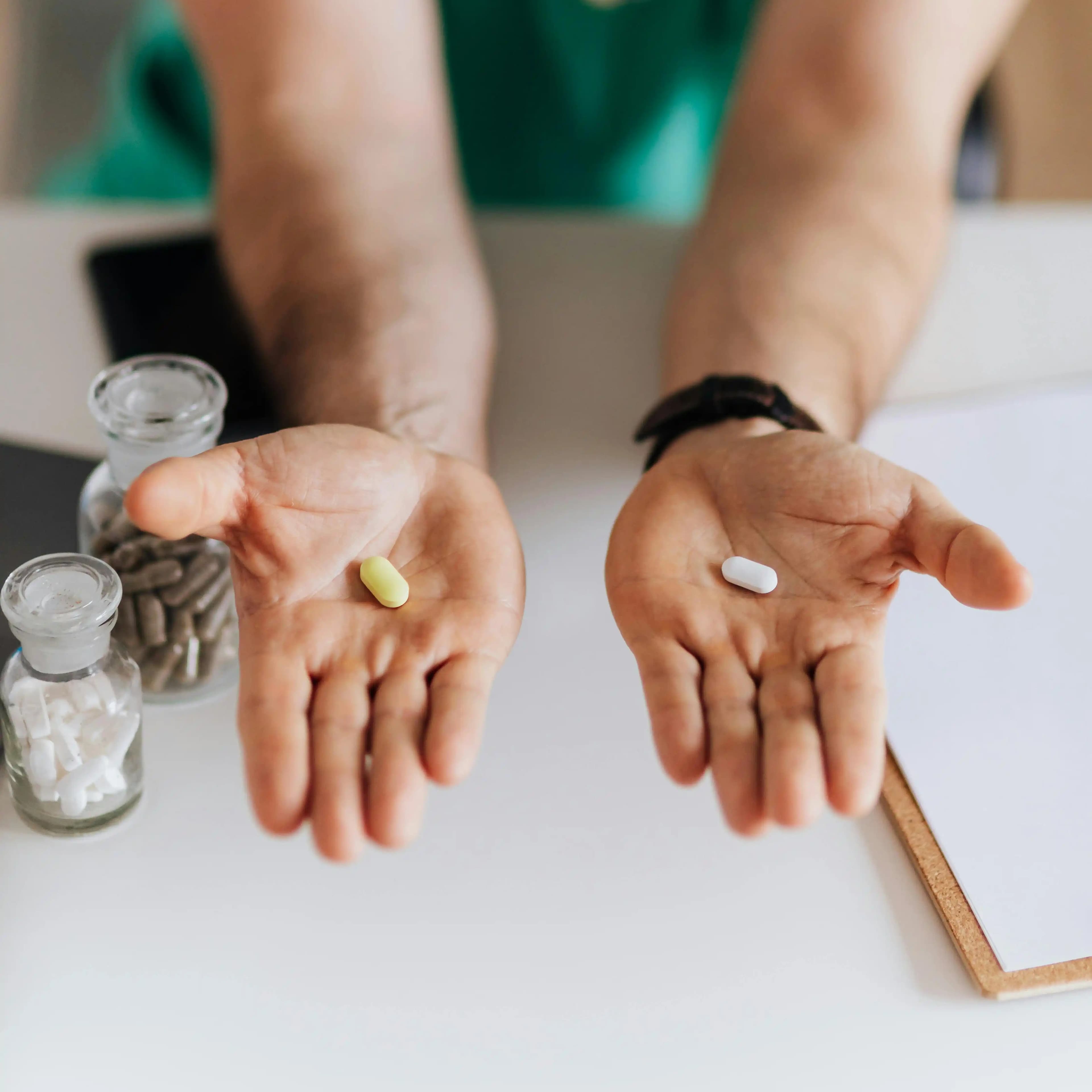 لوگوی فروشگاه داروخانه آرمان