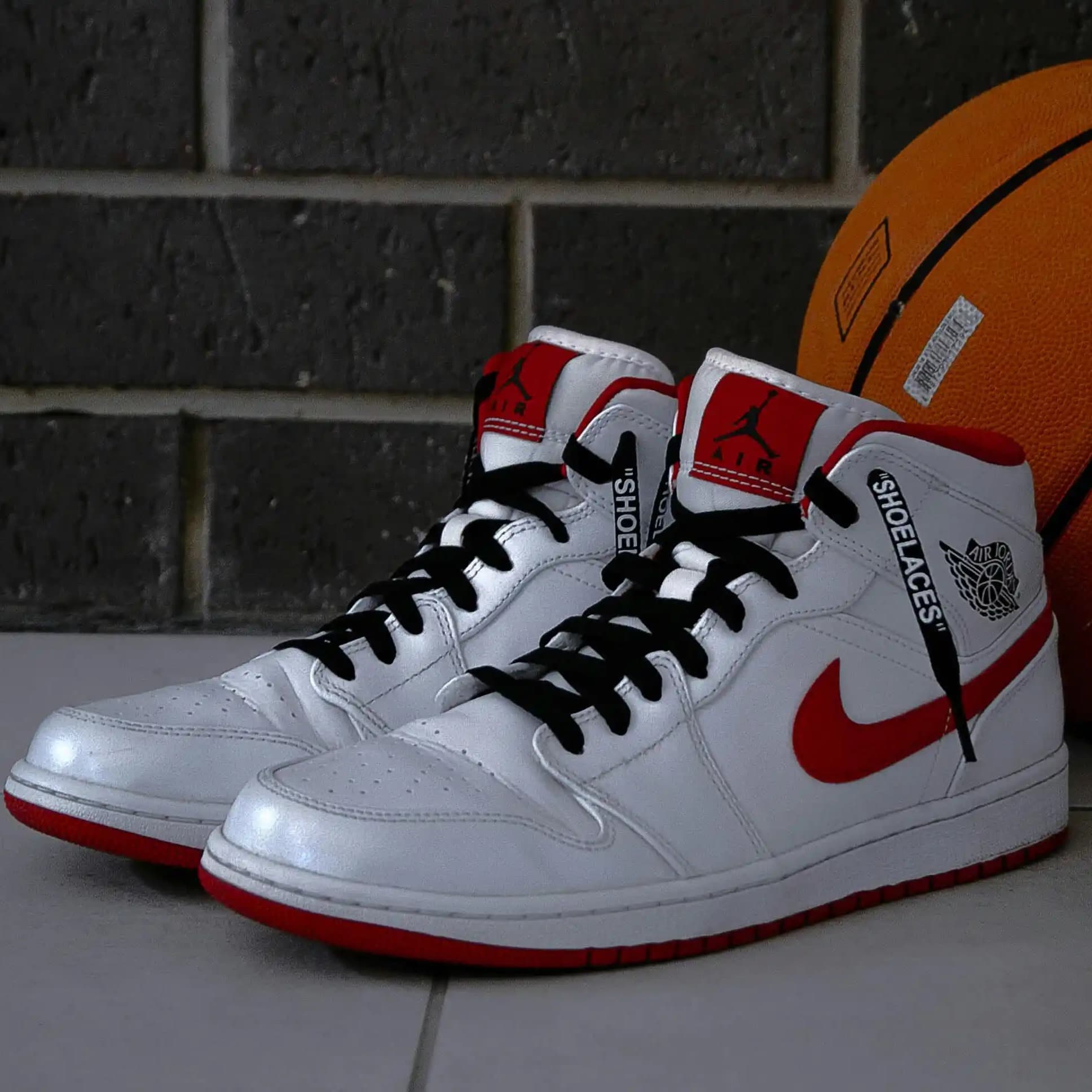 لوگوی فروشگاه کالای ورزشی جهان ورزش