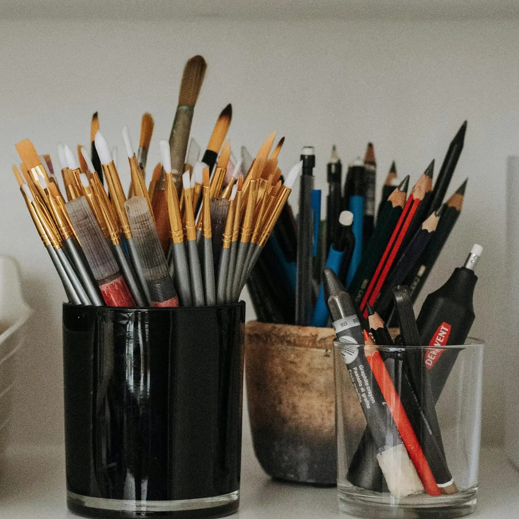 لوگوی فروشگاه لوازم التحریر ارشاد