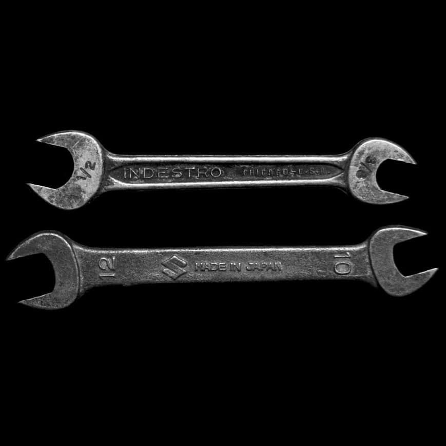 لوگوی فروشگاه ابزارآلات ساختمانی فدک