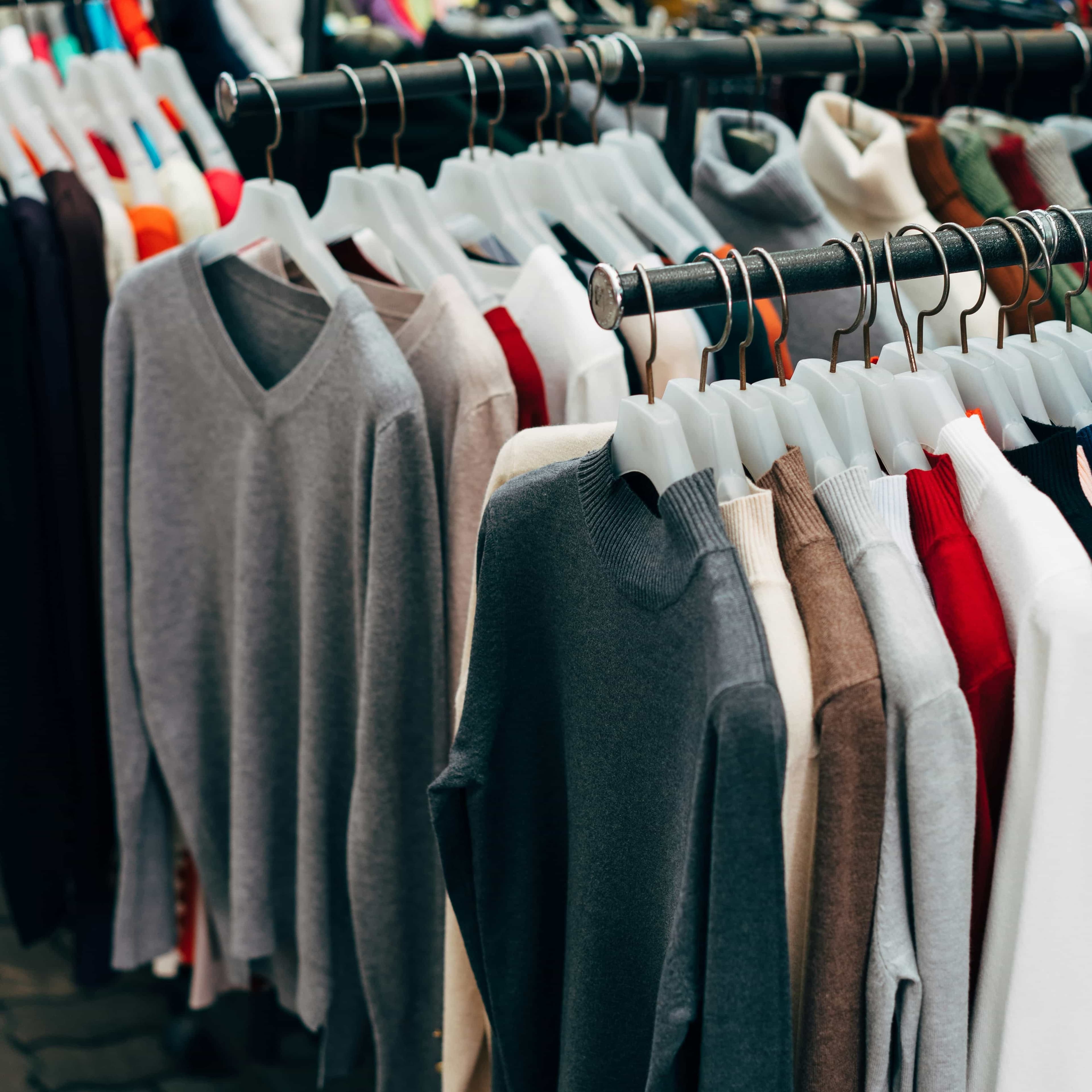 لوگوی فروشگاه پوشاک مردانه درنا