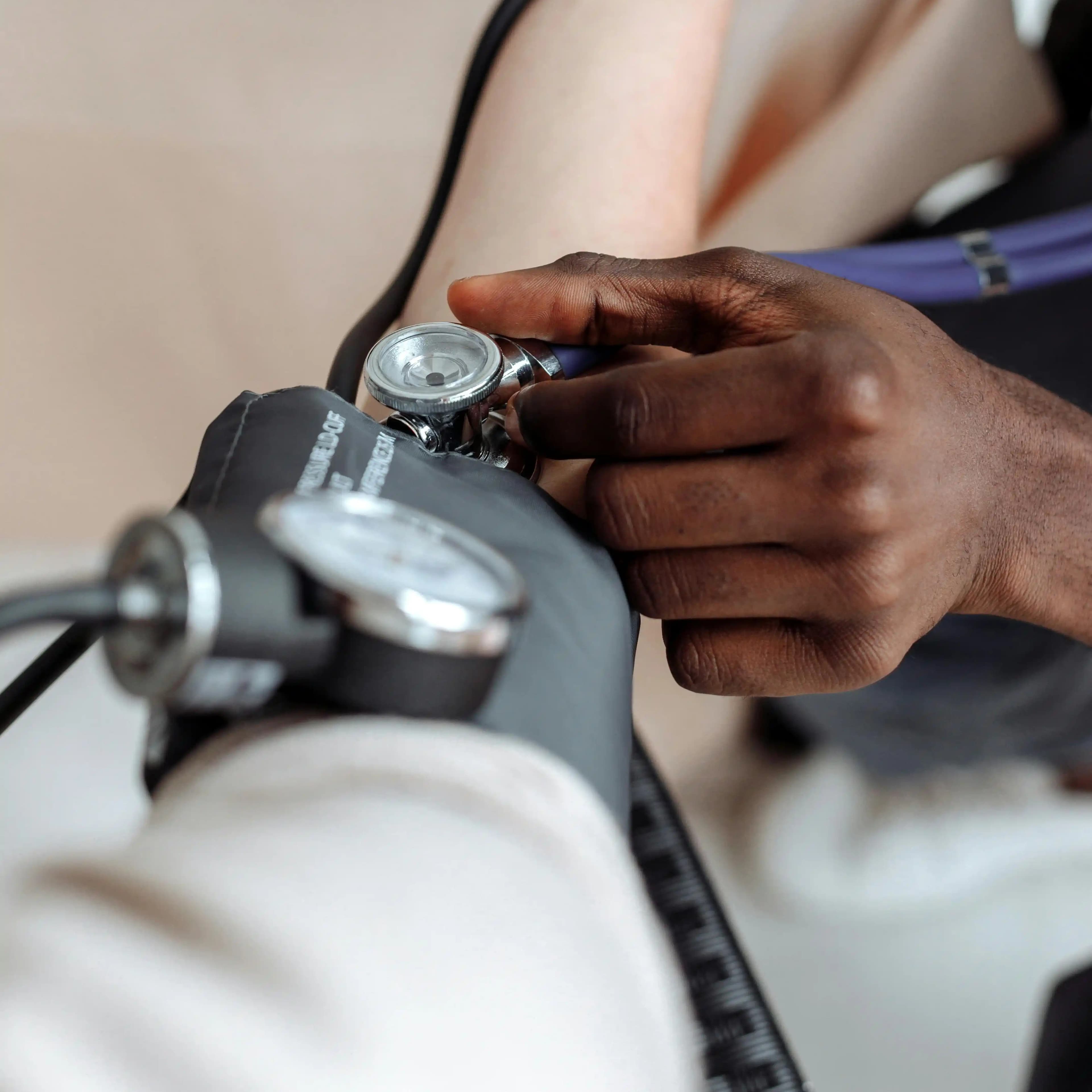 لوگوی فروشگاه دکتر سیامک نجات بخش