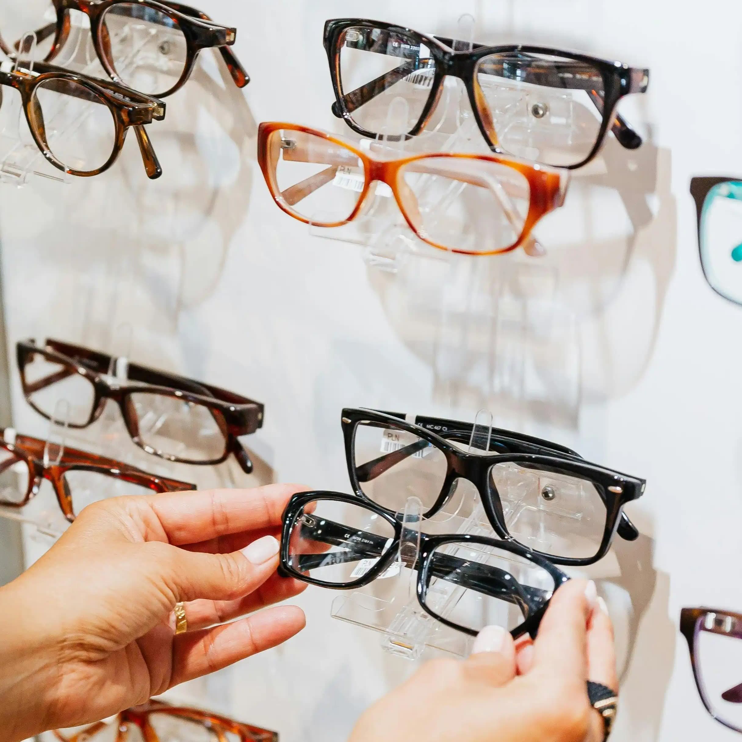 لوگوی فروشگاه گالری عینک دید برتر