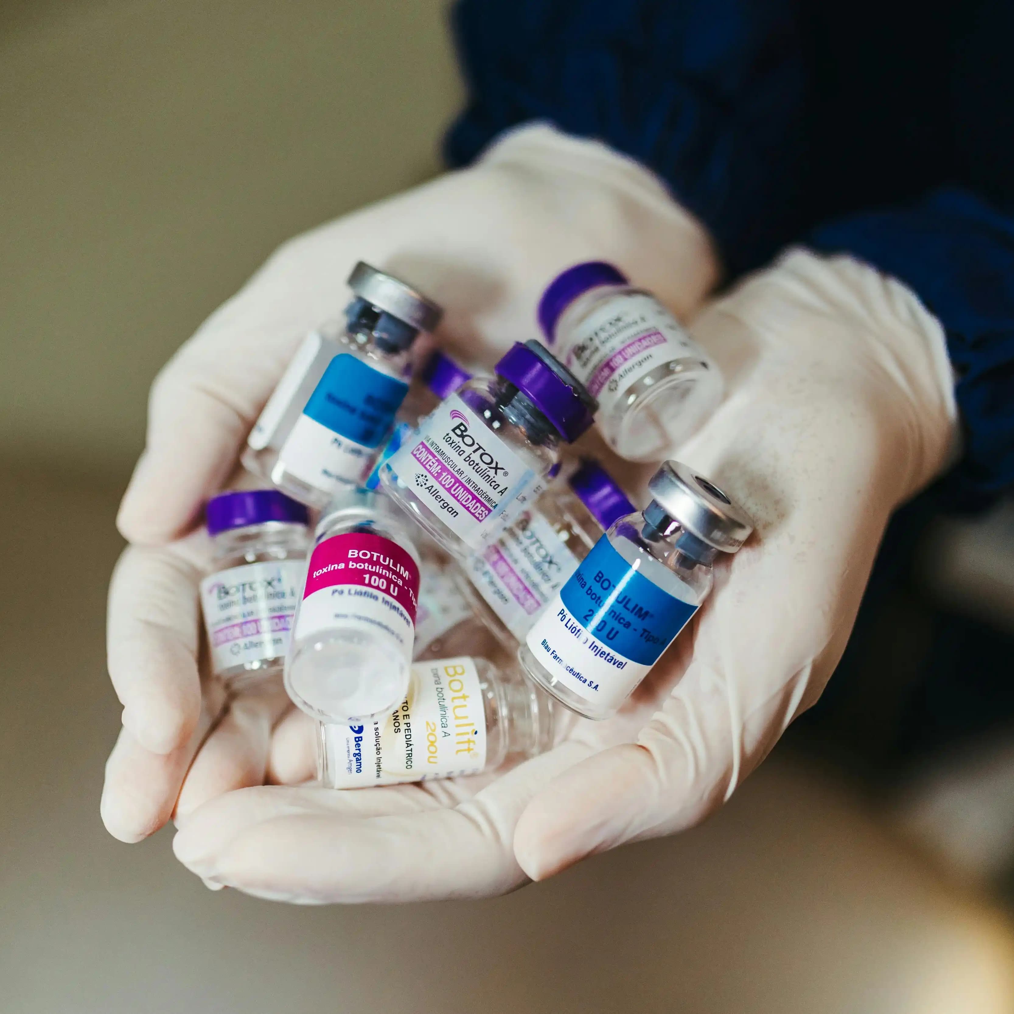 لوگوی فروشگاه داروخانه دکتر افشین مهاجر