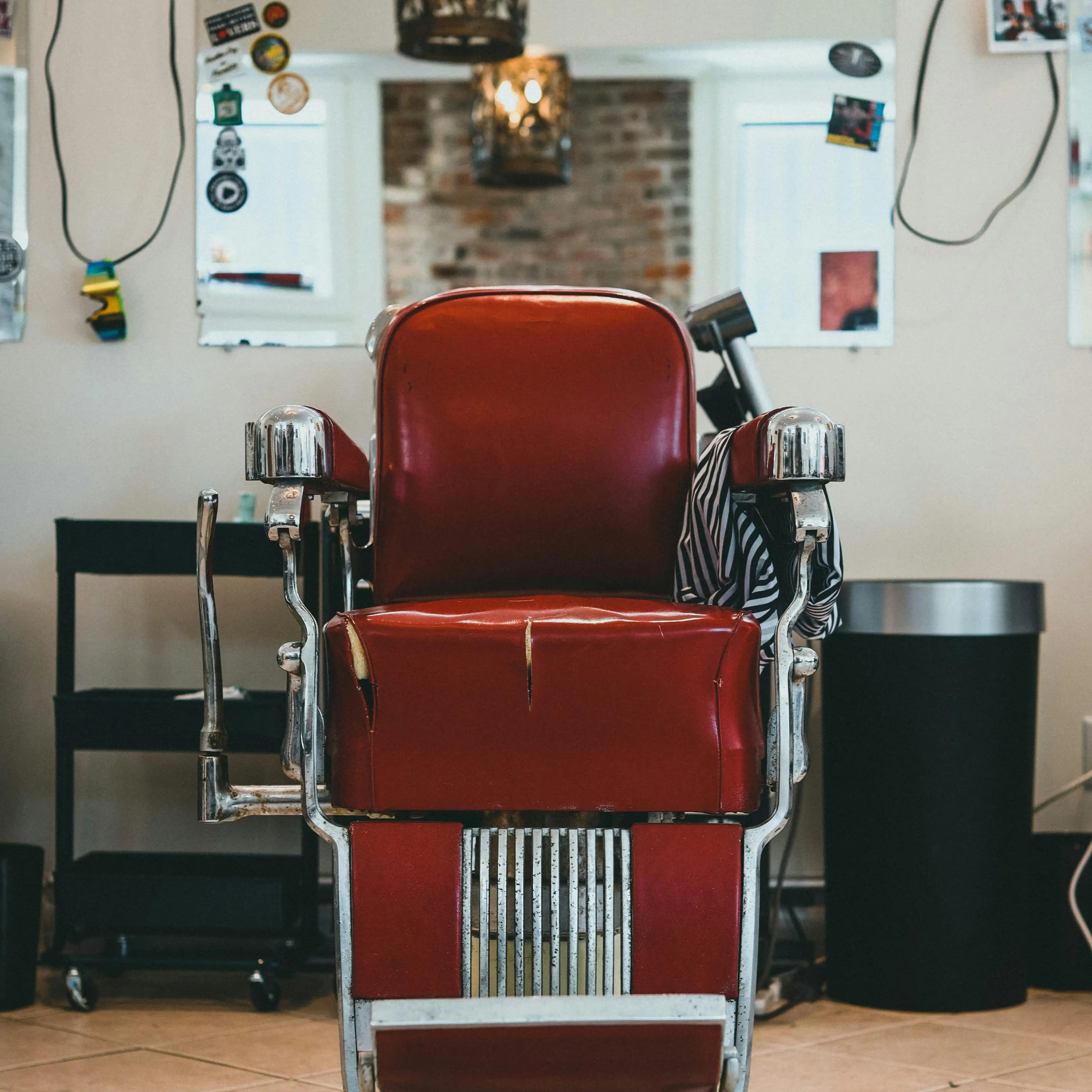 لوگوی فروشگاه سالن زیبایی ماه لیلی