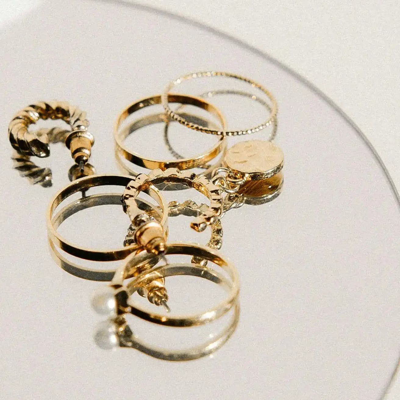 لوگوی فروشگاه بدلیجات گلچین نیا