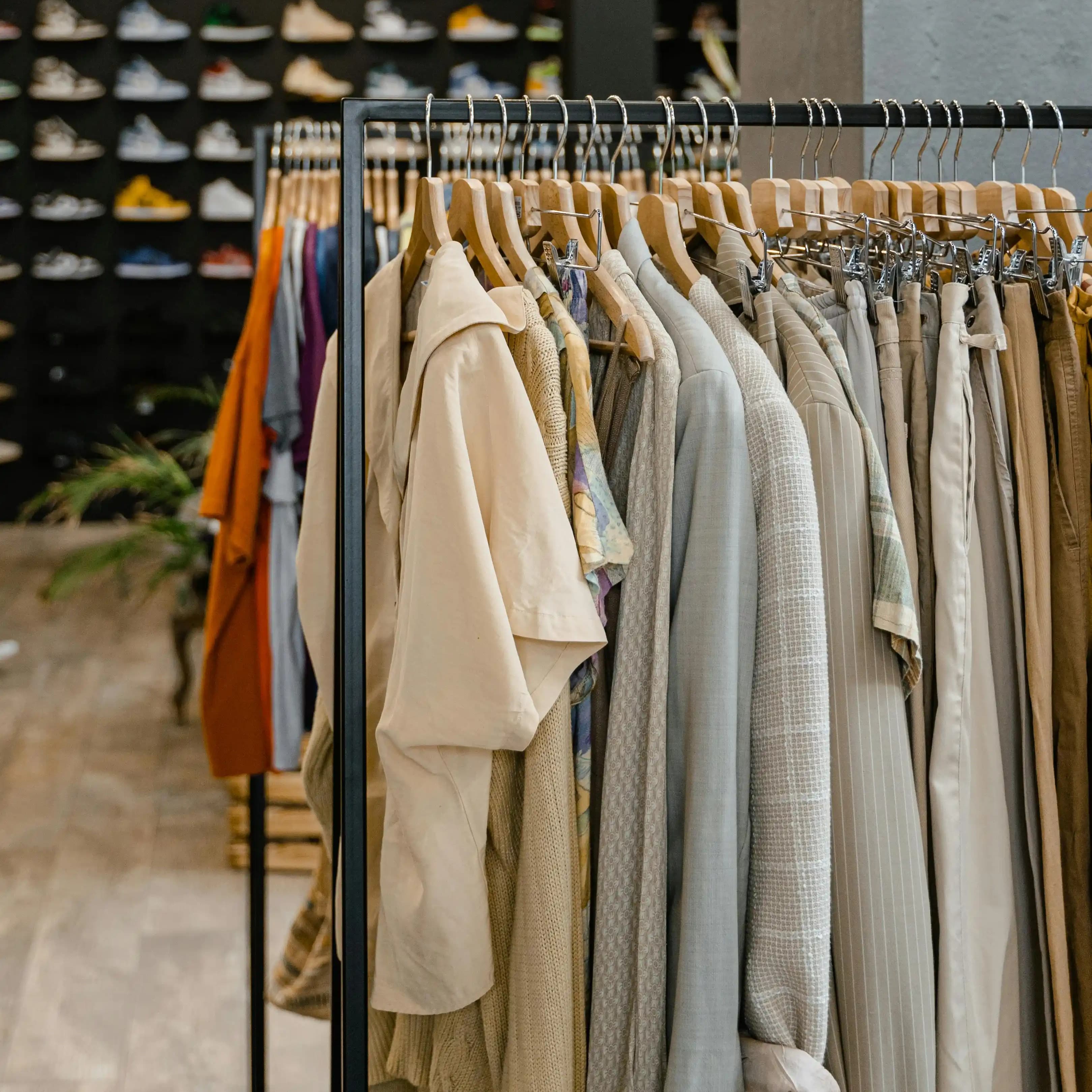 لوگوی فروشگاه پوشاک غزاله