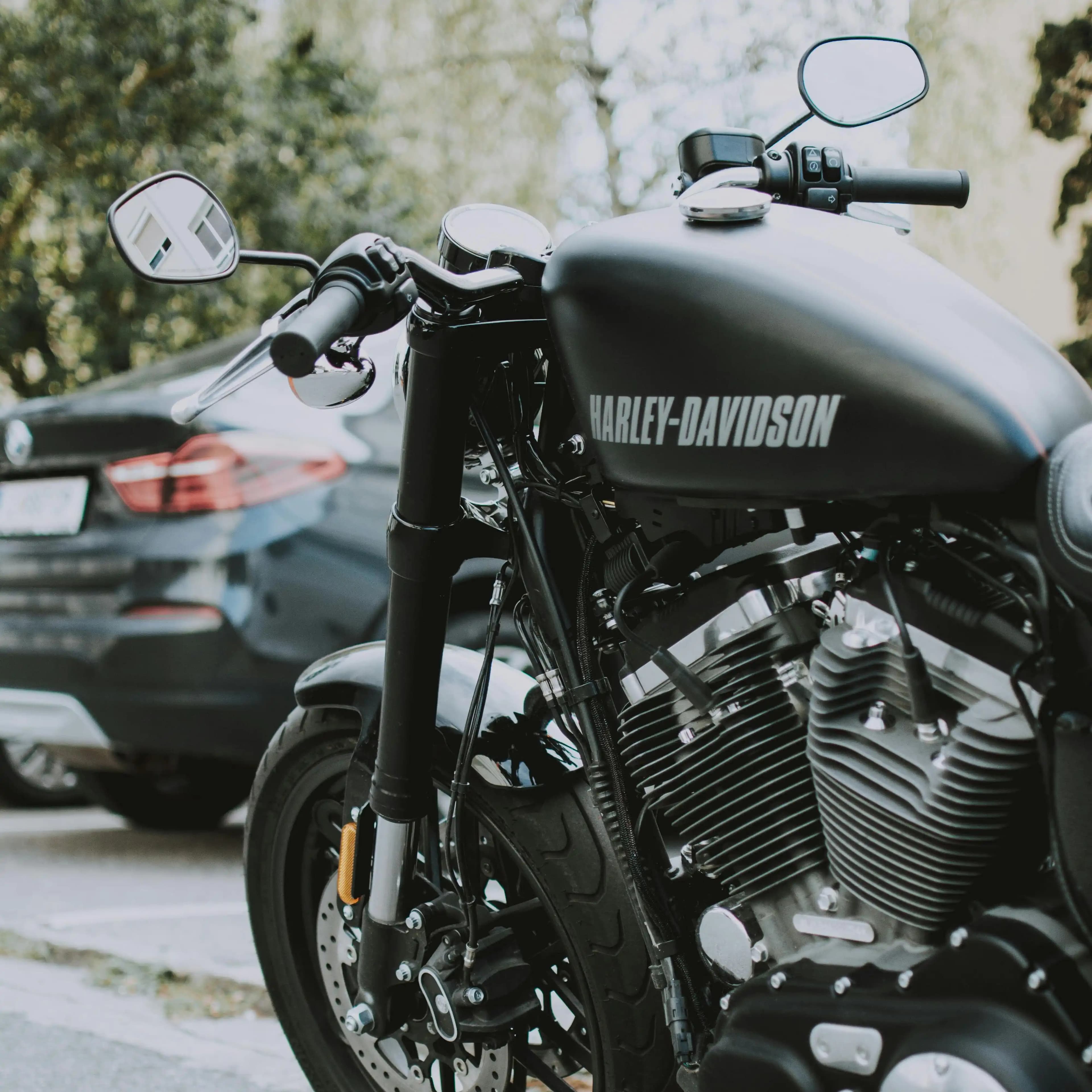 لوگوی فروشگاه لوازم یدکی موتورسیکلت دکترکلیک