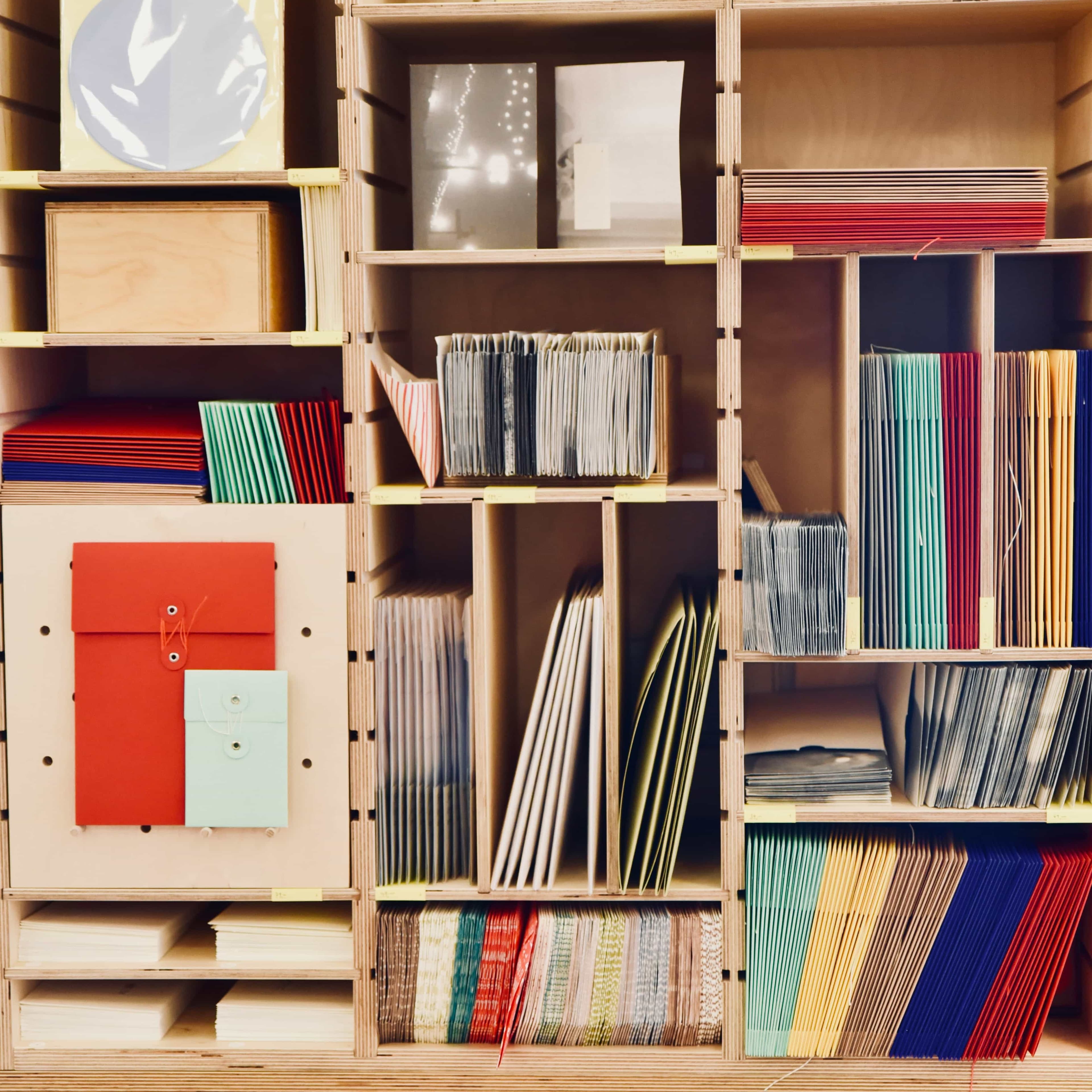 لوگوی فروشگاه مرکز کتاب خانواده