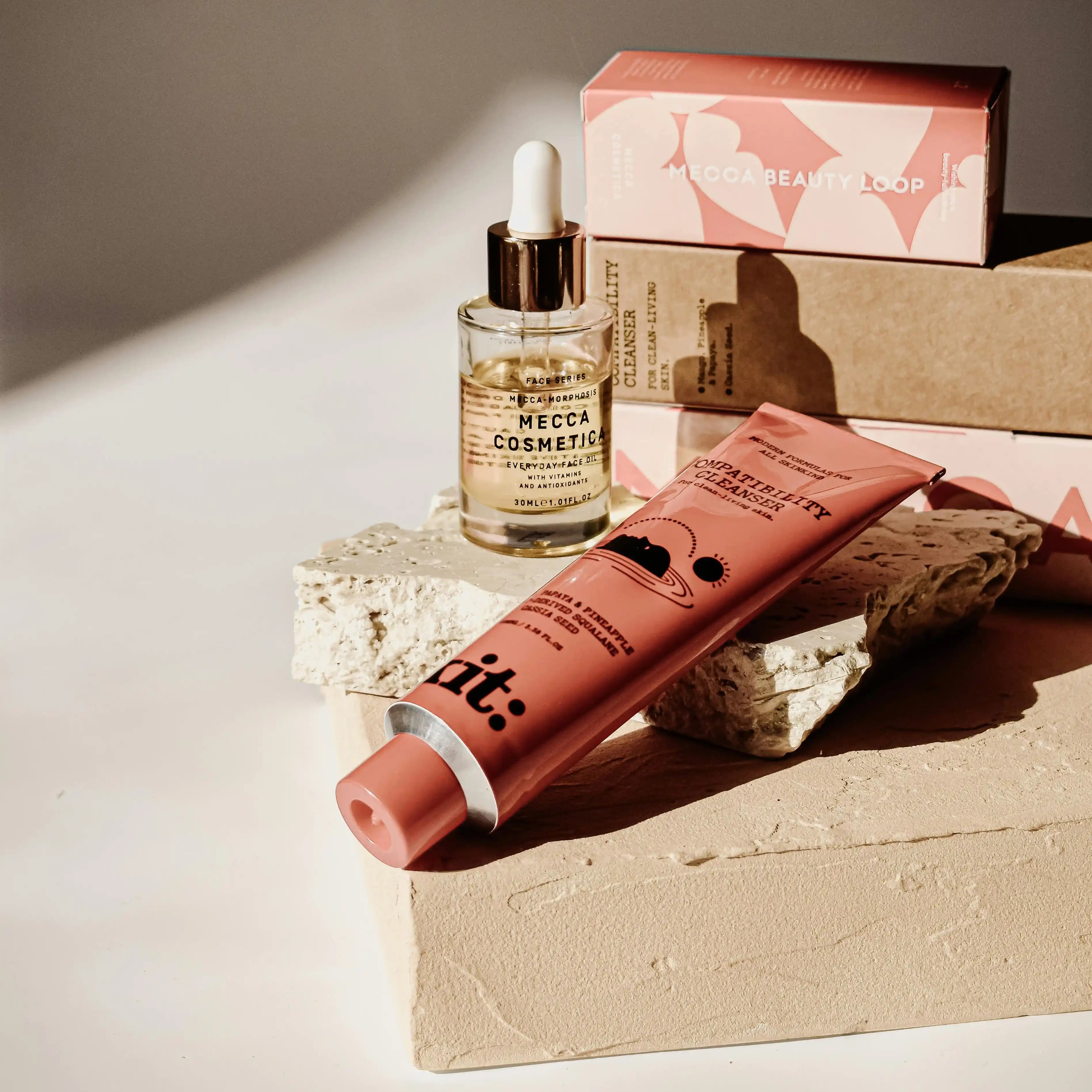 لوگوی فروشگاه گالری ارایشی پارلوت