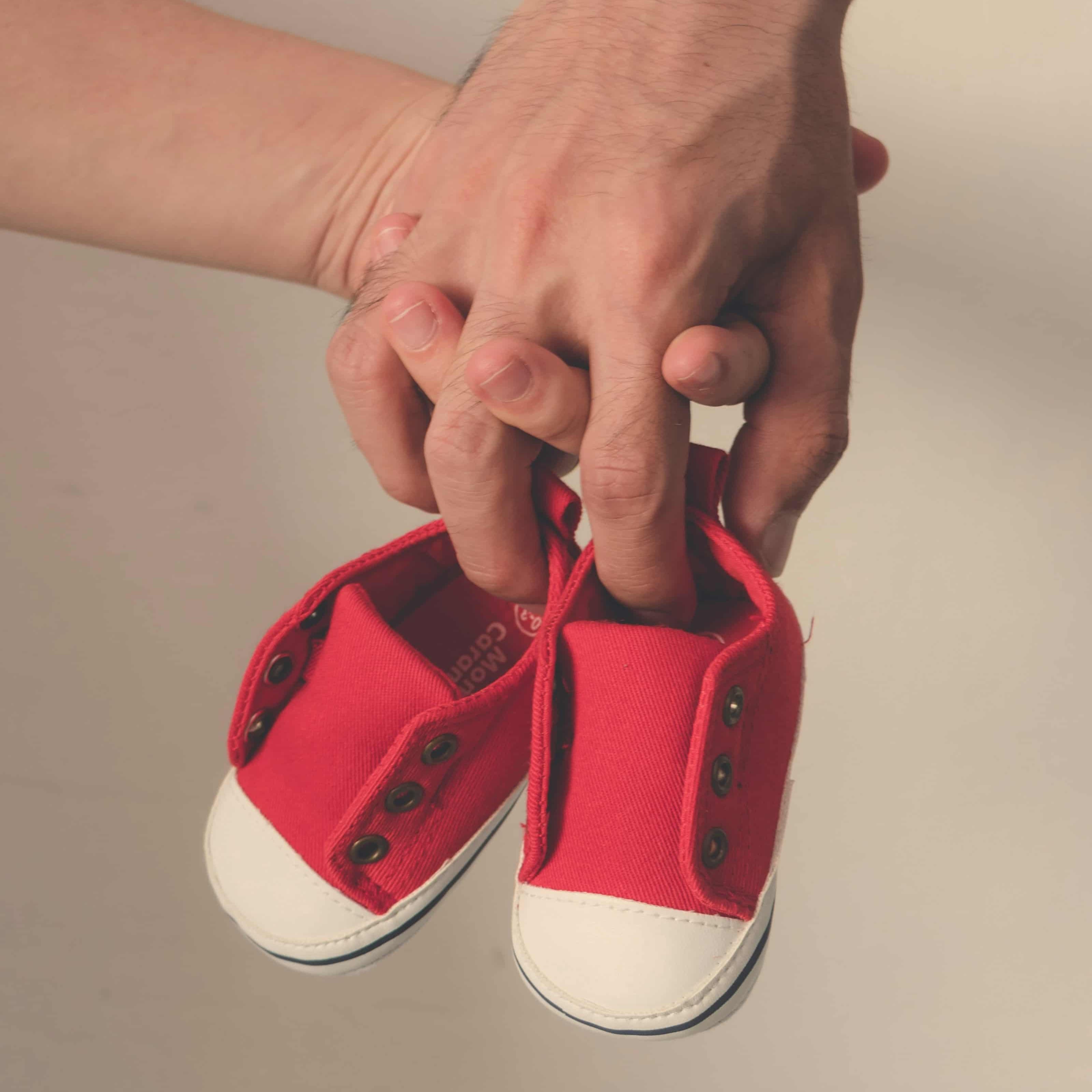 لوگوی فروشگاه پوشاک کودک و نوجوان بهار