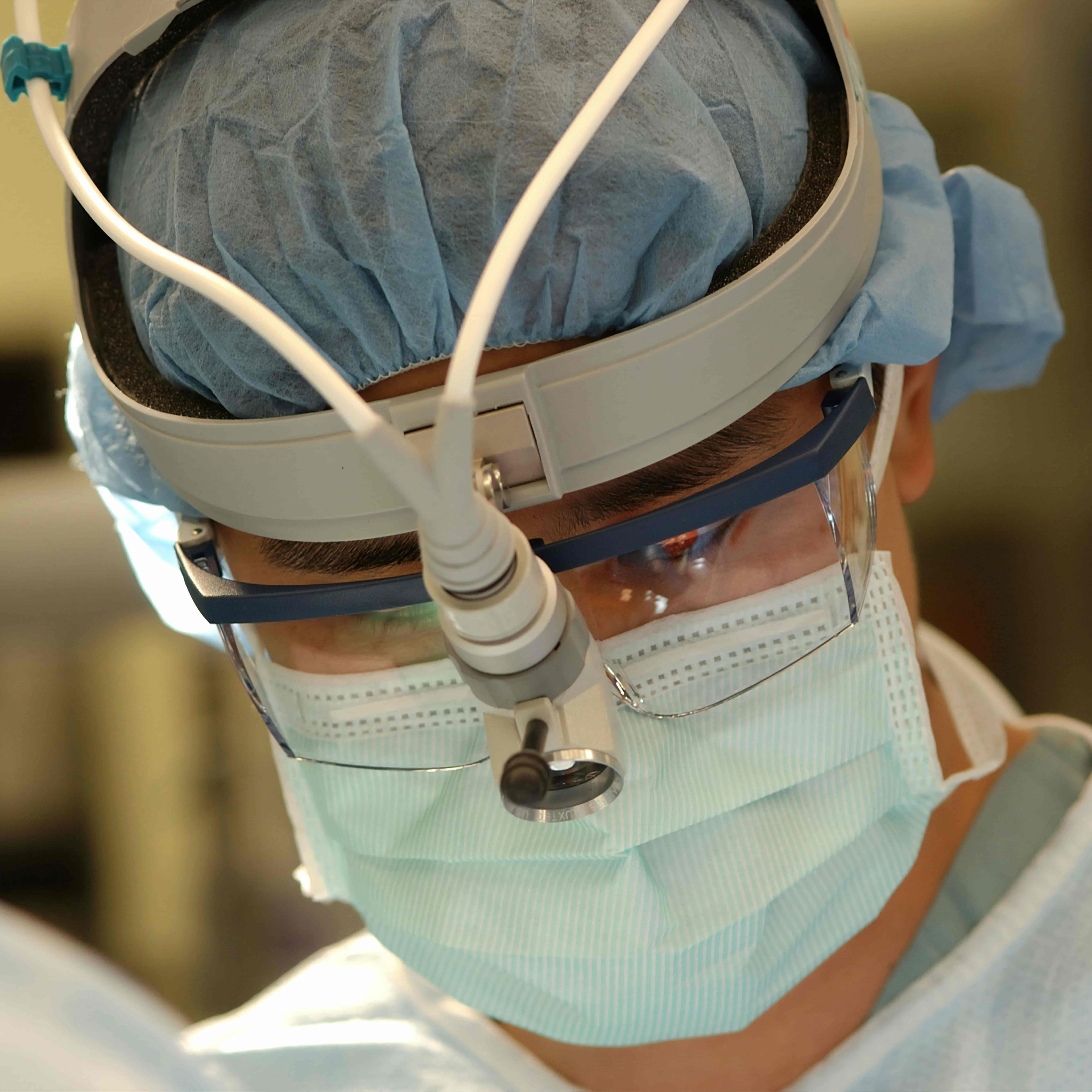 لوگوی فروشگاه كلينيک دندانپزشکی تخصصی حكمت