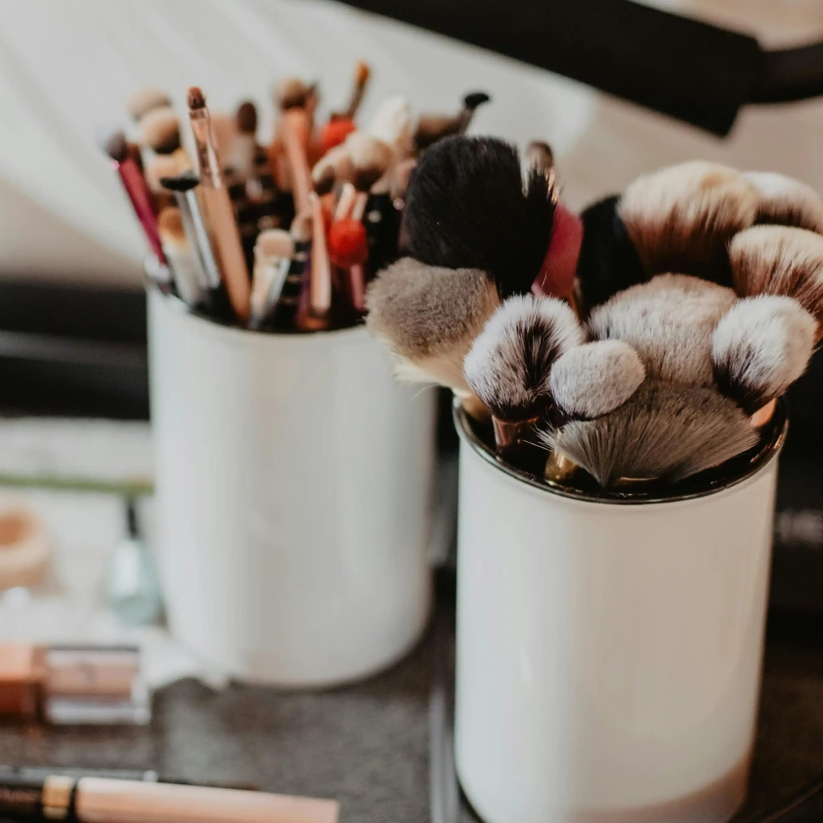 لوگوی فروشگاه فروش لوازم آرایشی ملیکا