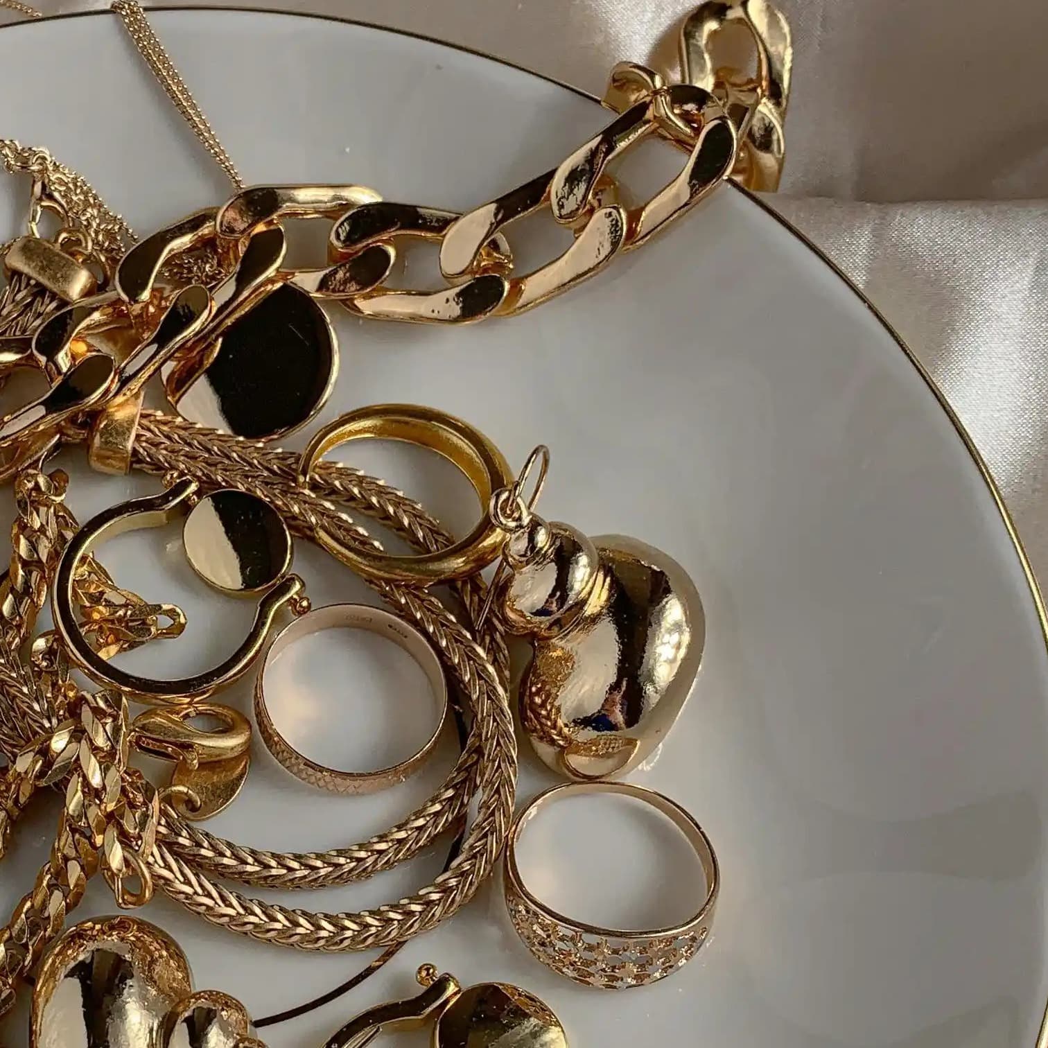 لوگوی فروشگاه طلا وجواهرات احسان دروگر