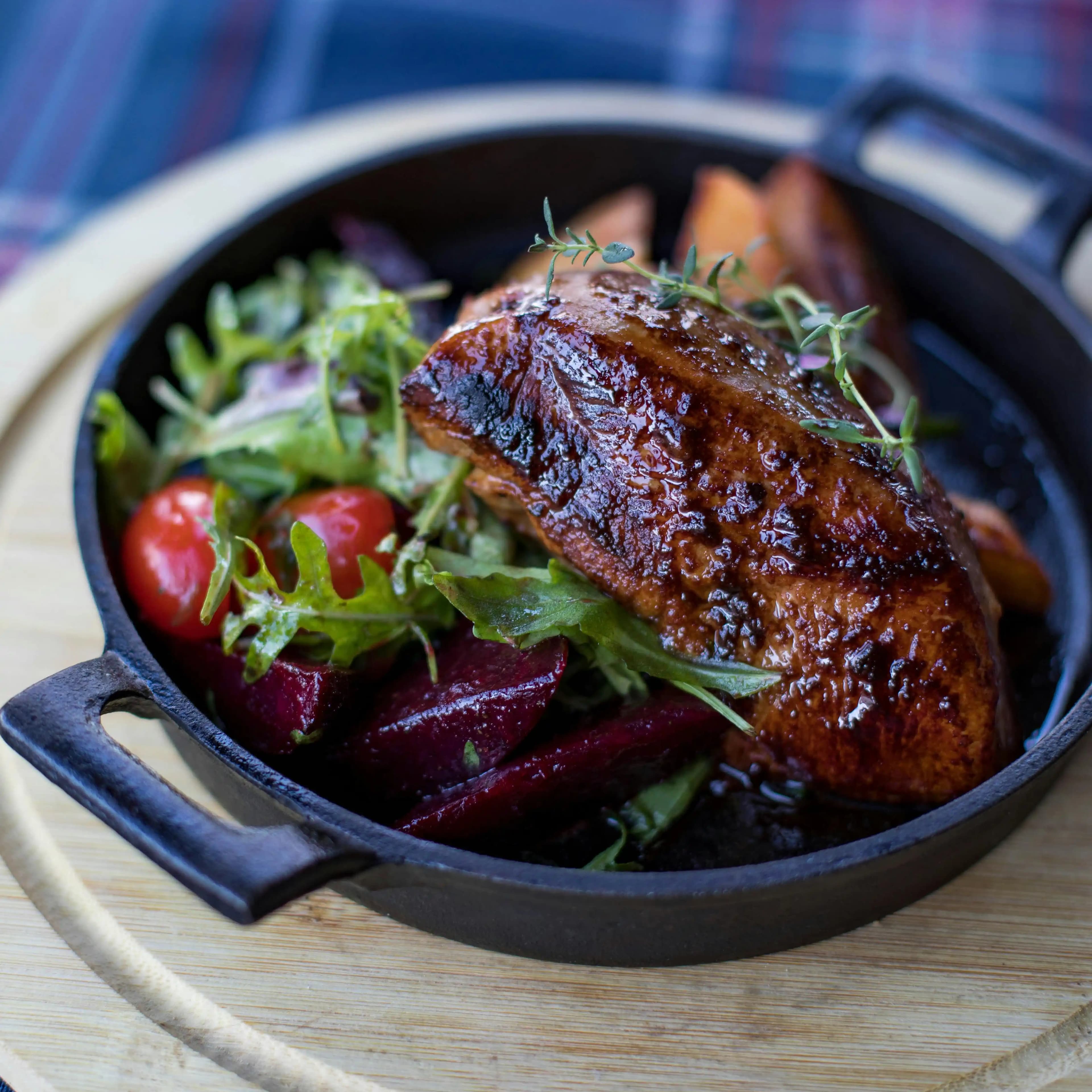 لوگوی فروشگاه کترینگ و رستوران ۳۳پل