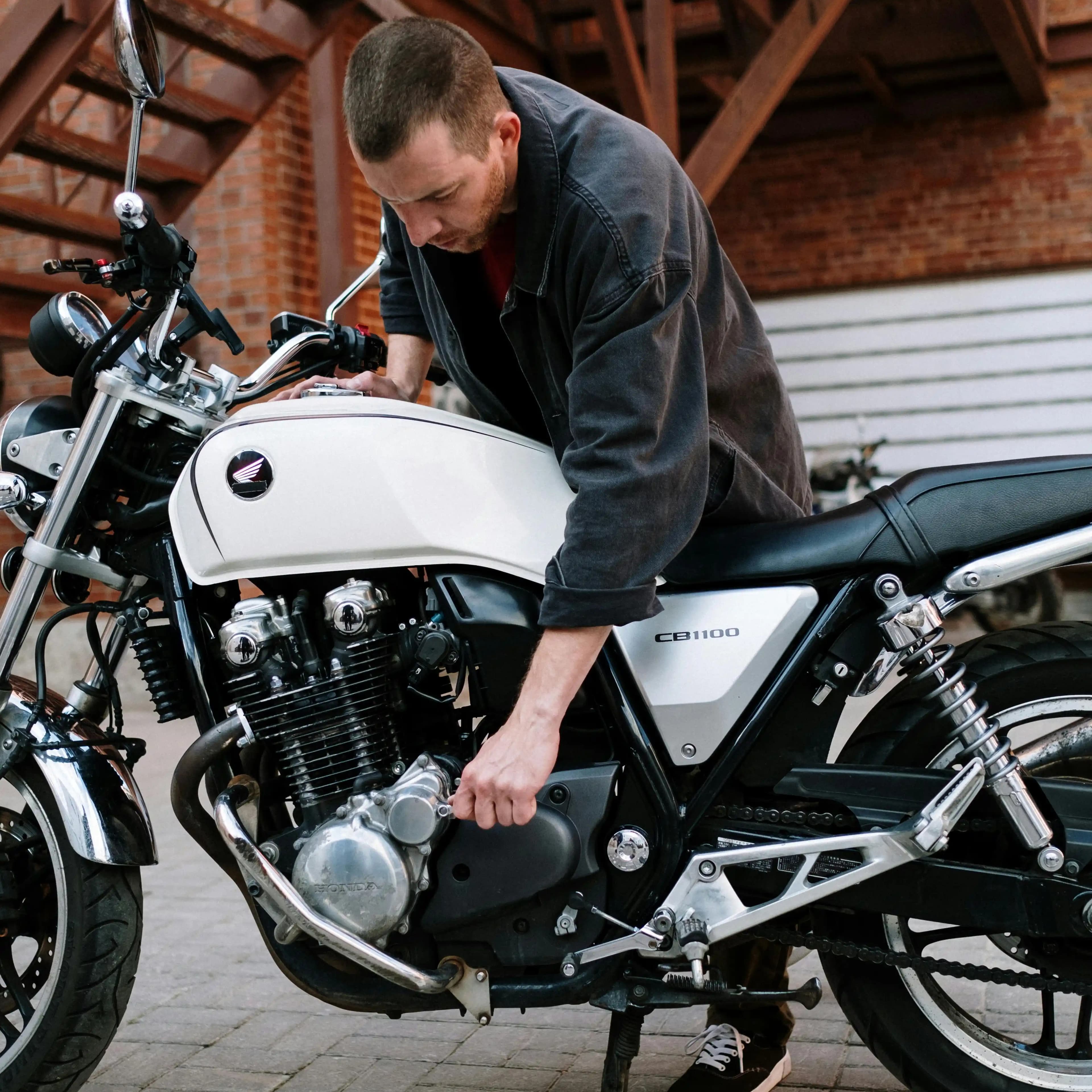 لوگوی فروشگاه فروشگاه موتور سیکلت سرافراز