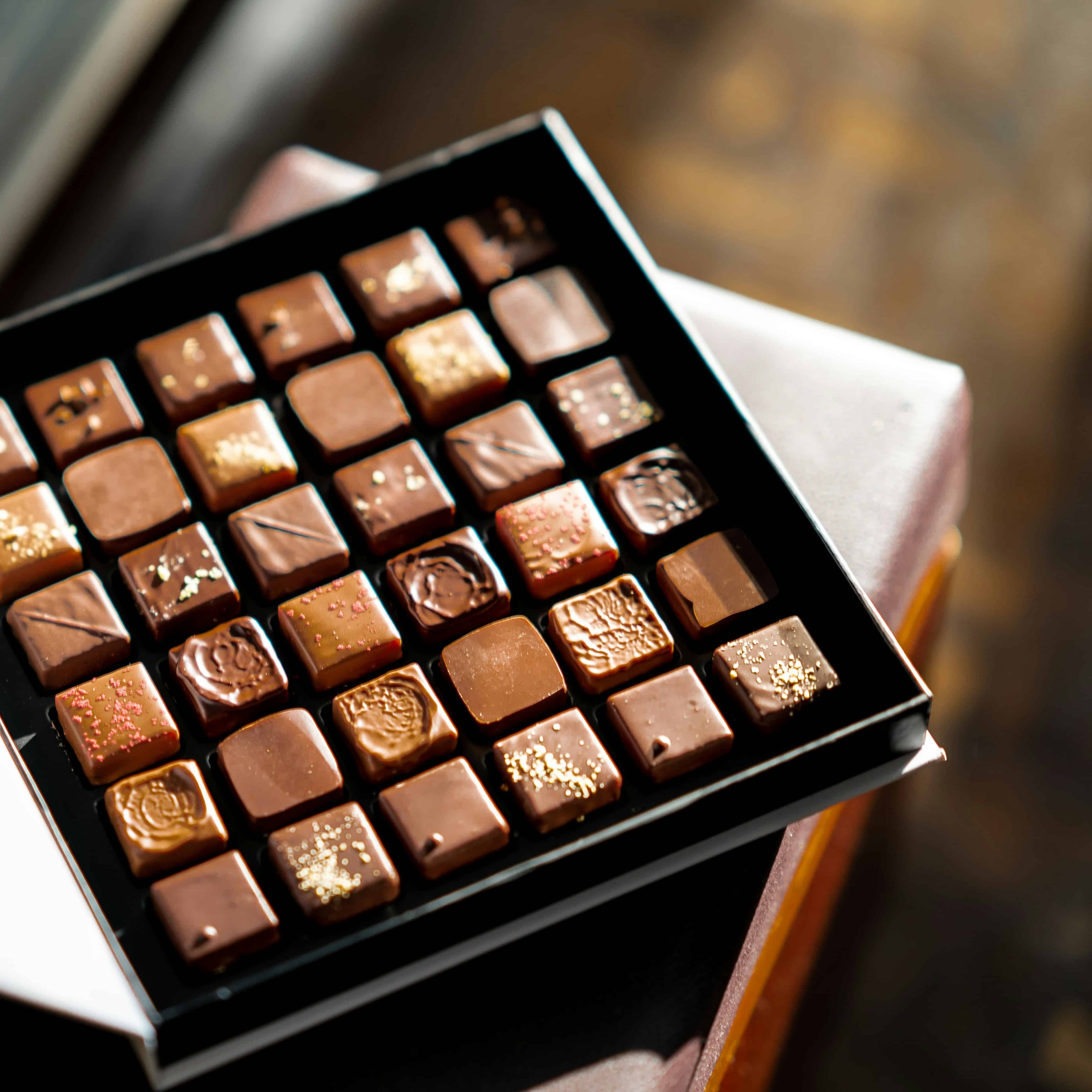 لوگوی فروشگاه شیرینی فروشی تک بانو