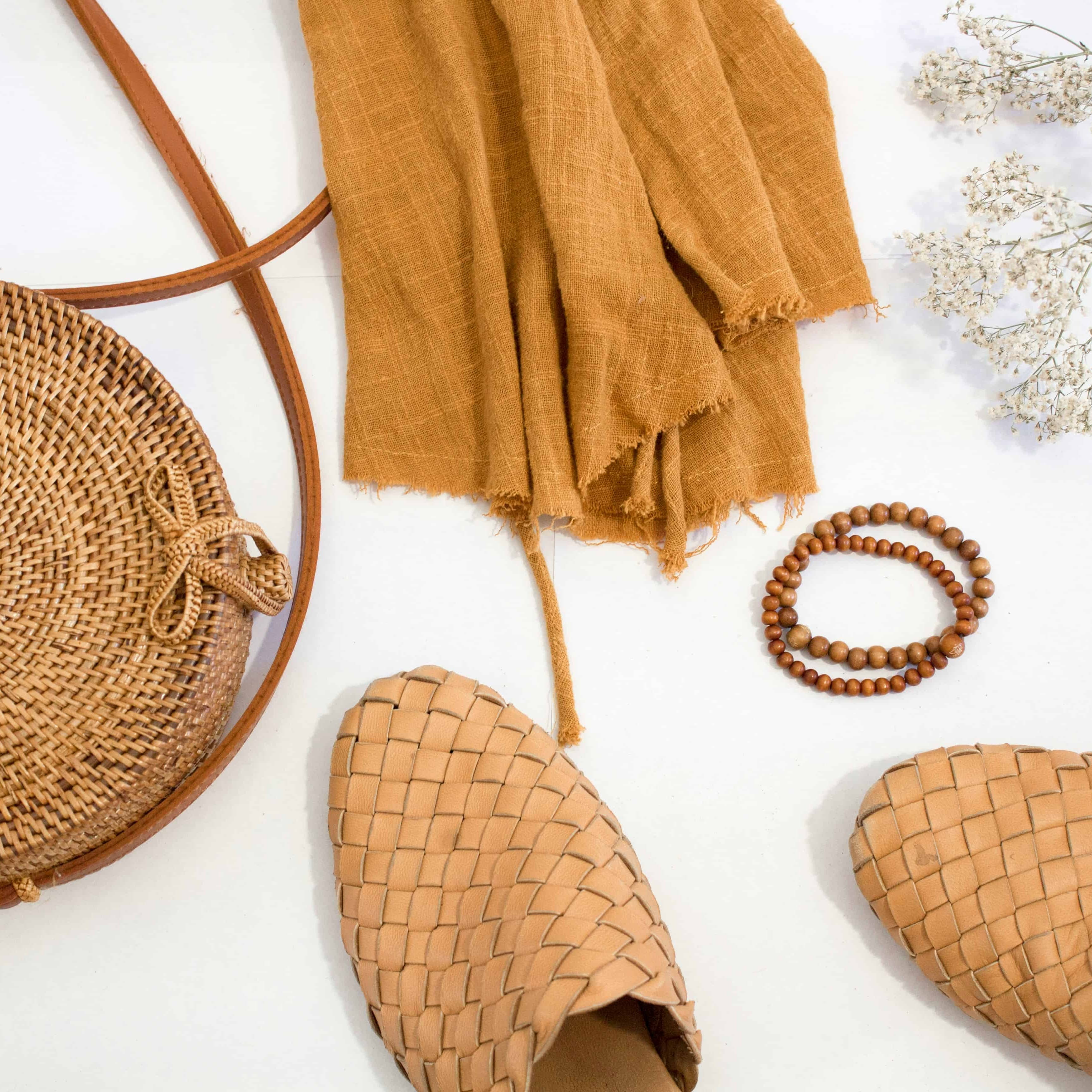 لوگوی فروشگاه پوشاک نازنین