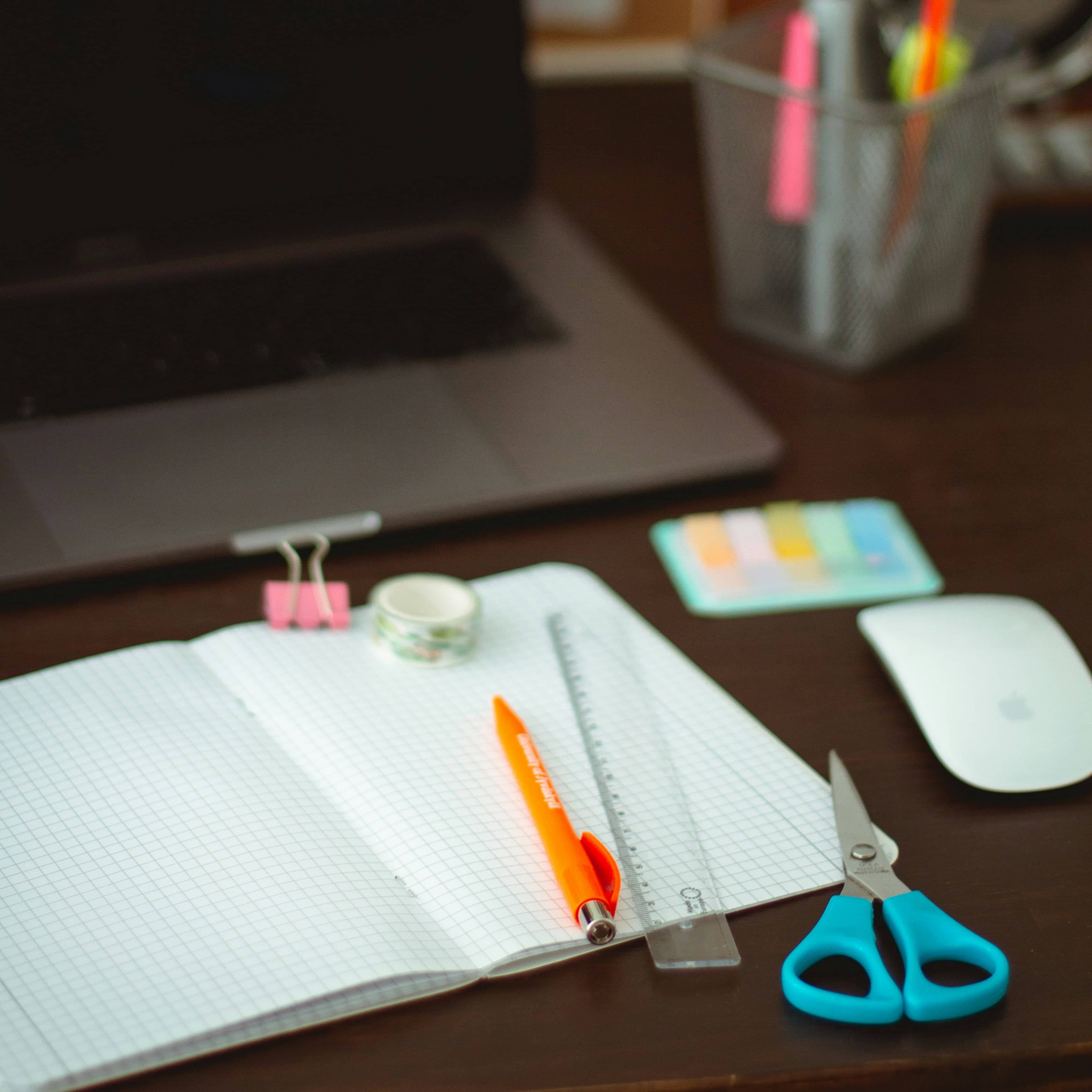 لوگوی فروشگاه آموزشگاه مراقبت زیبائی سلماز