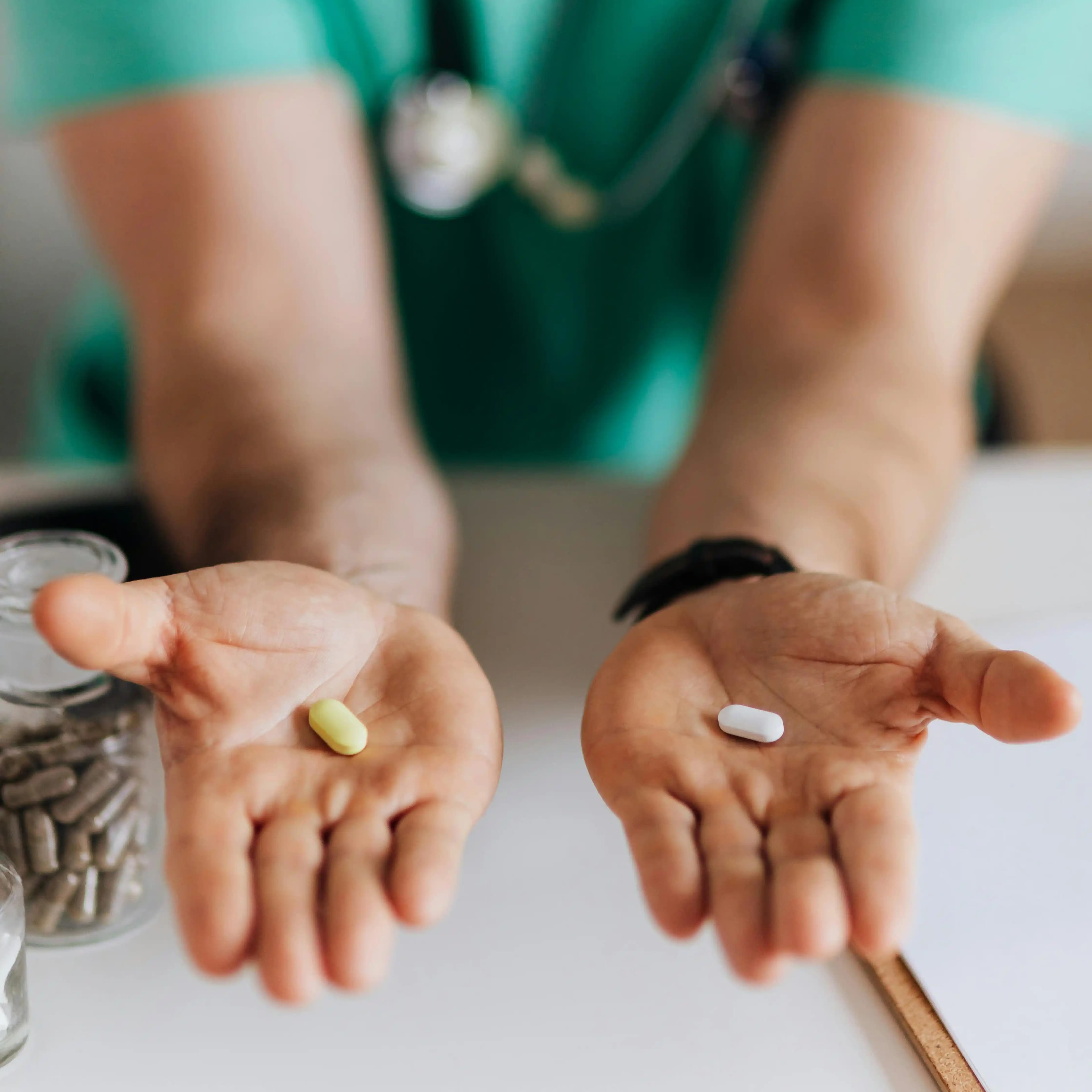 لوگوی فروشگاه دکتر بصیر