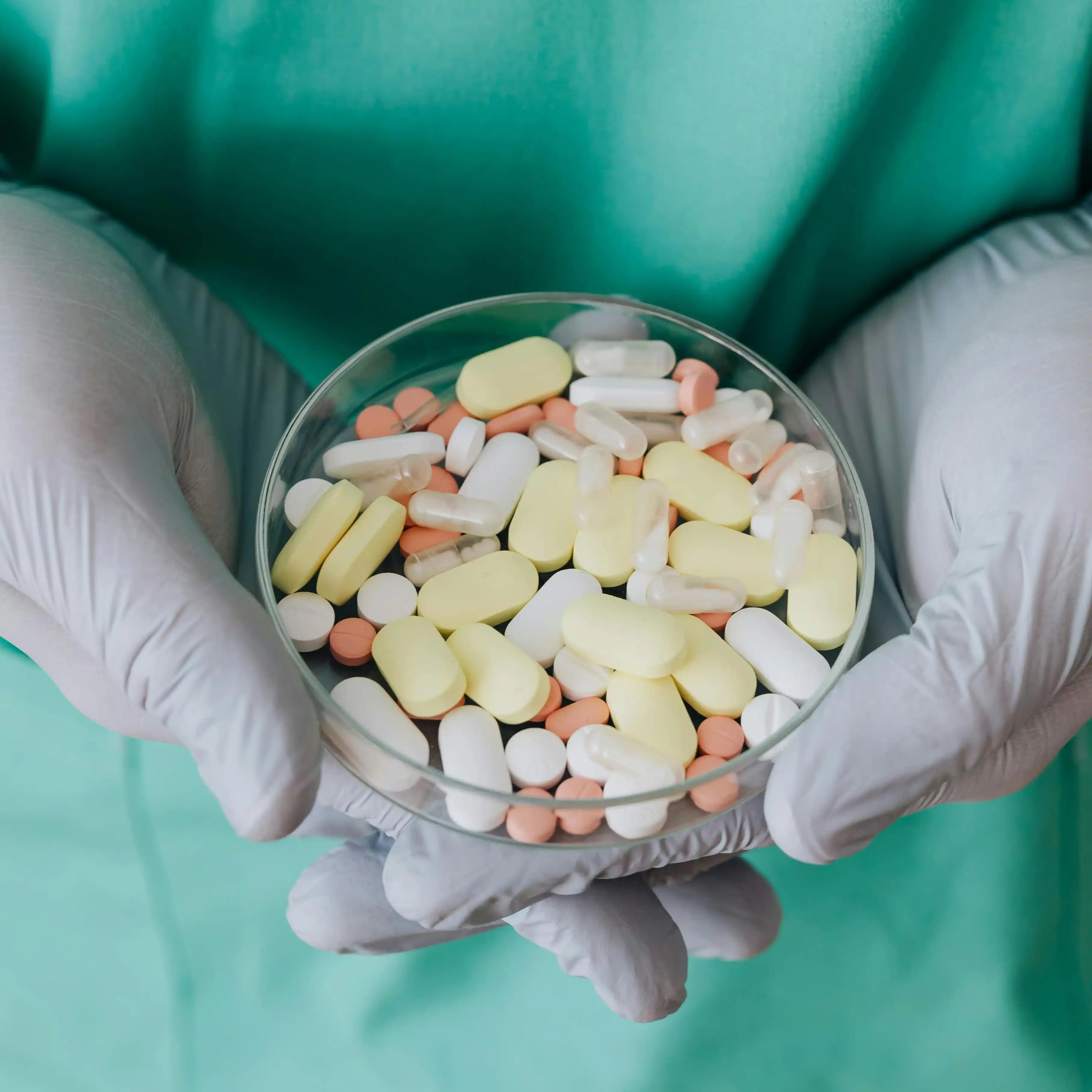 لوگوی فروشگاه داروخانه دکتر غلامی